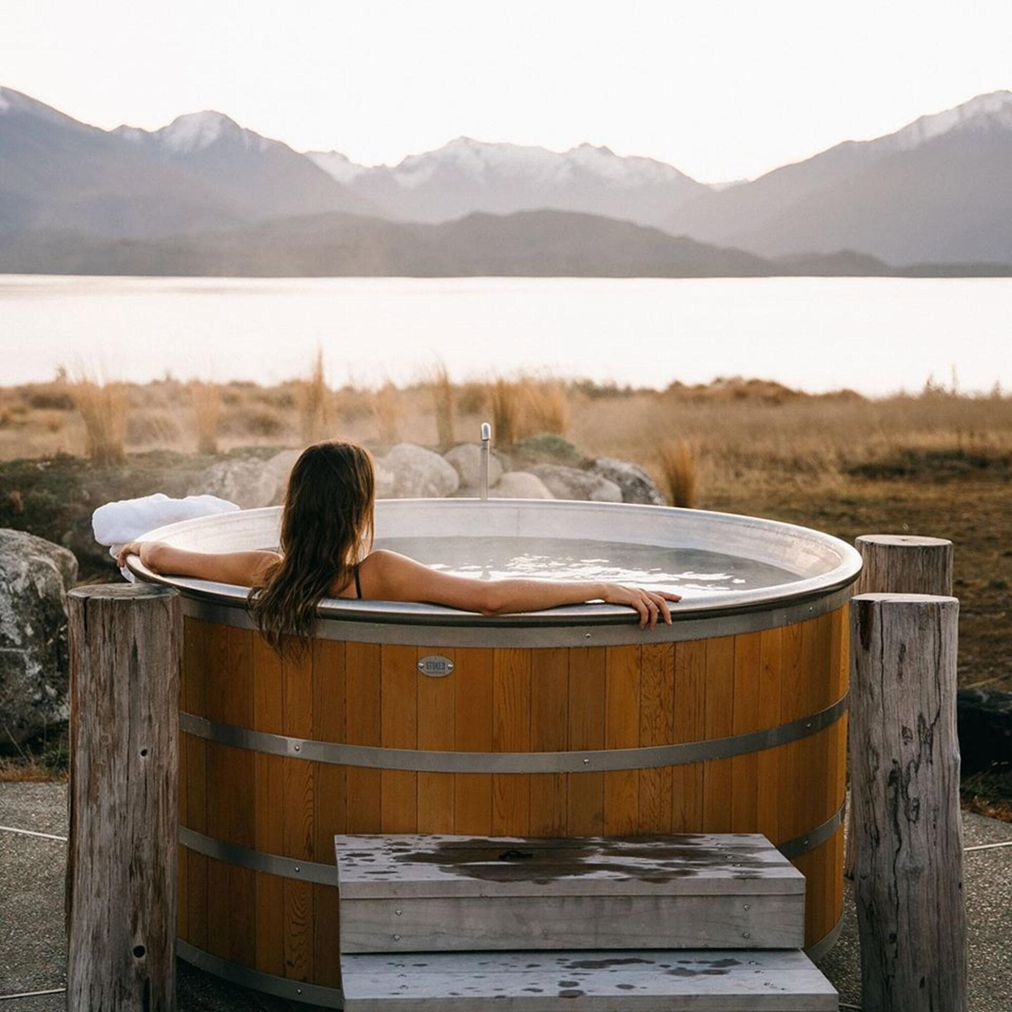Fiordland Lodge, Pool