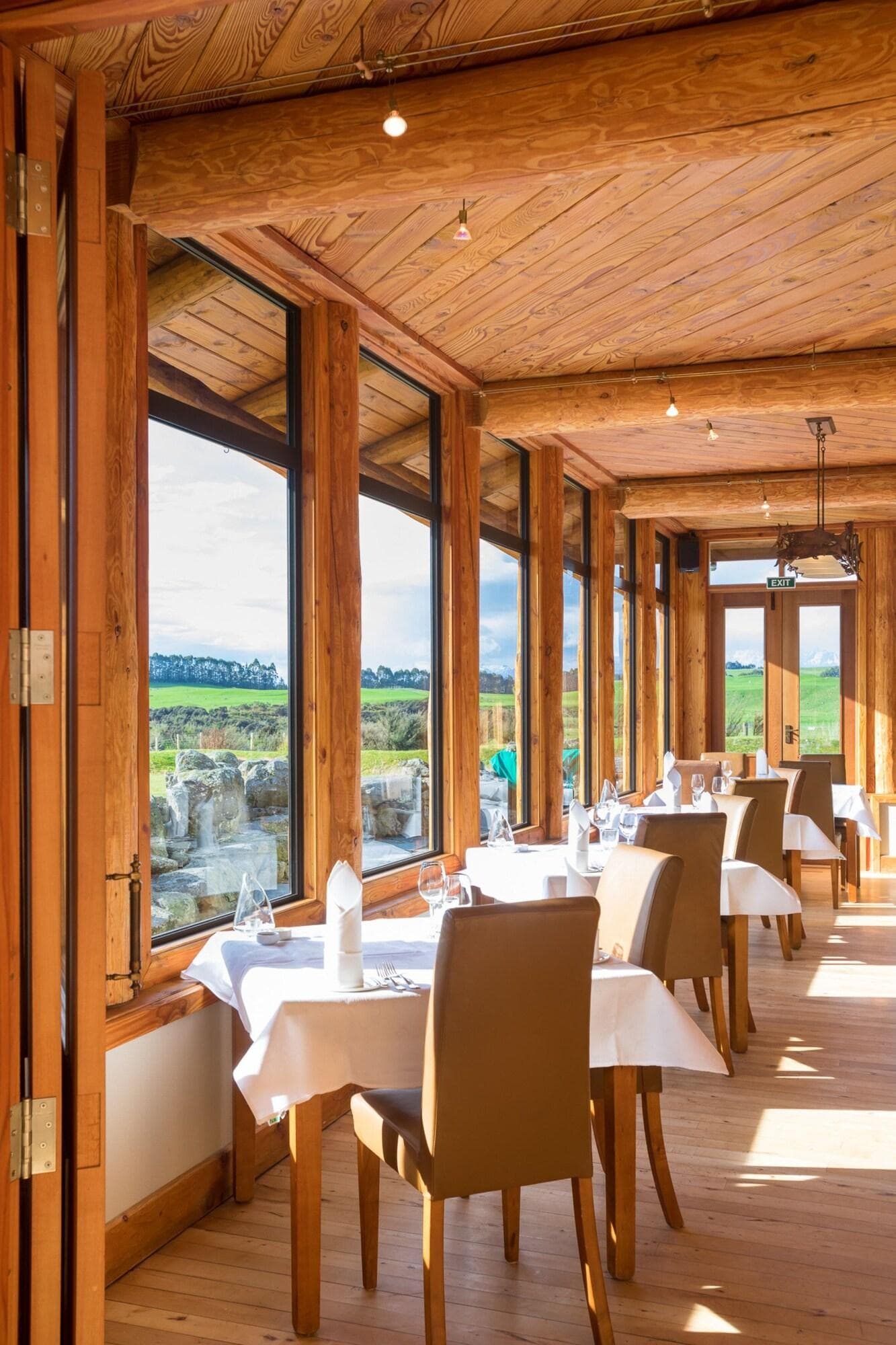 Fiordland Lodge, Restaurant