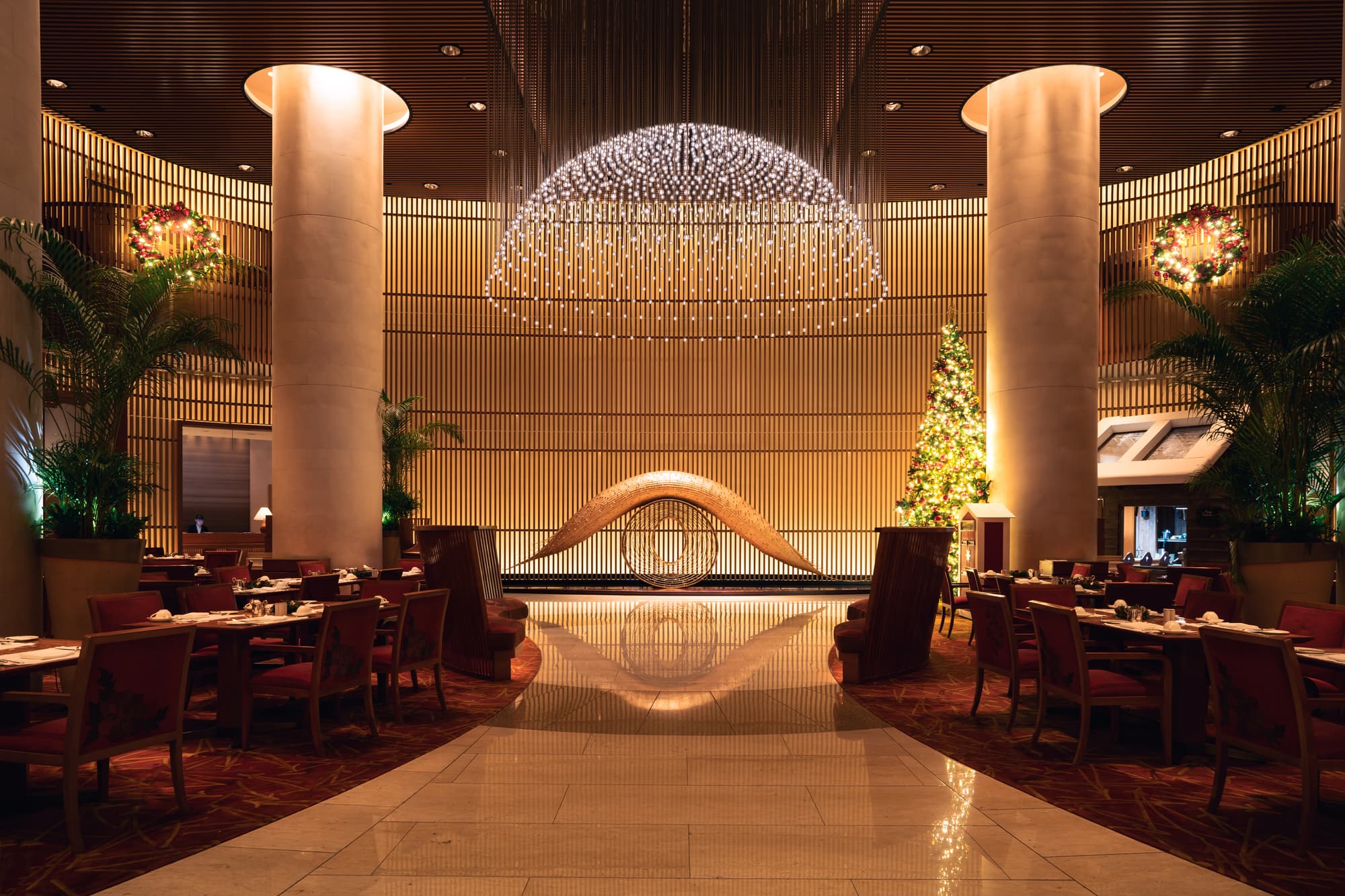 The Peninsula Tokyo, Lobby