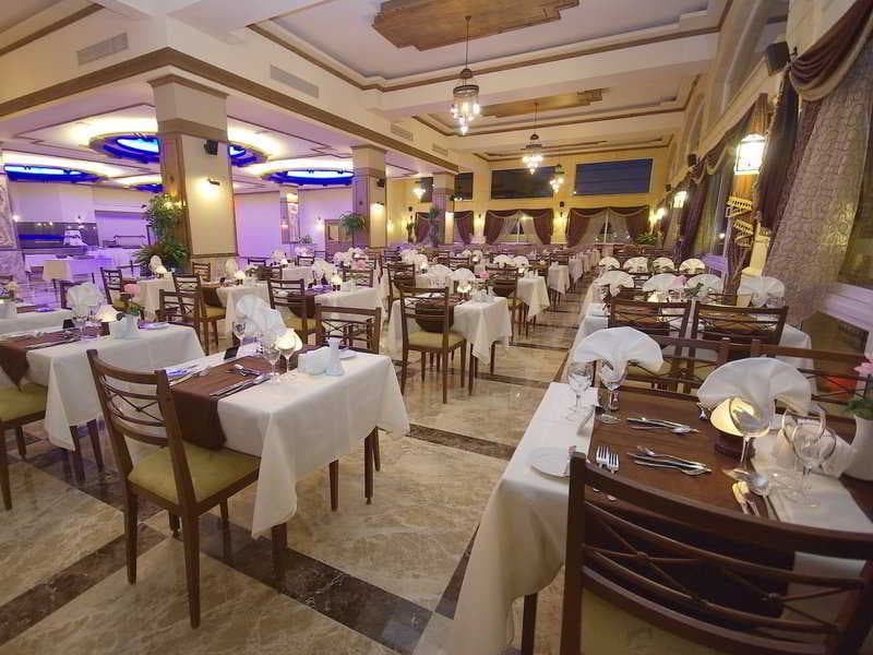 Pia Bella Hotel, Restaurant