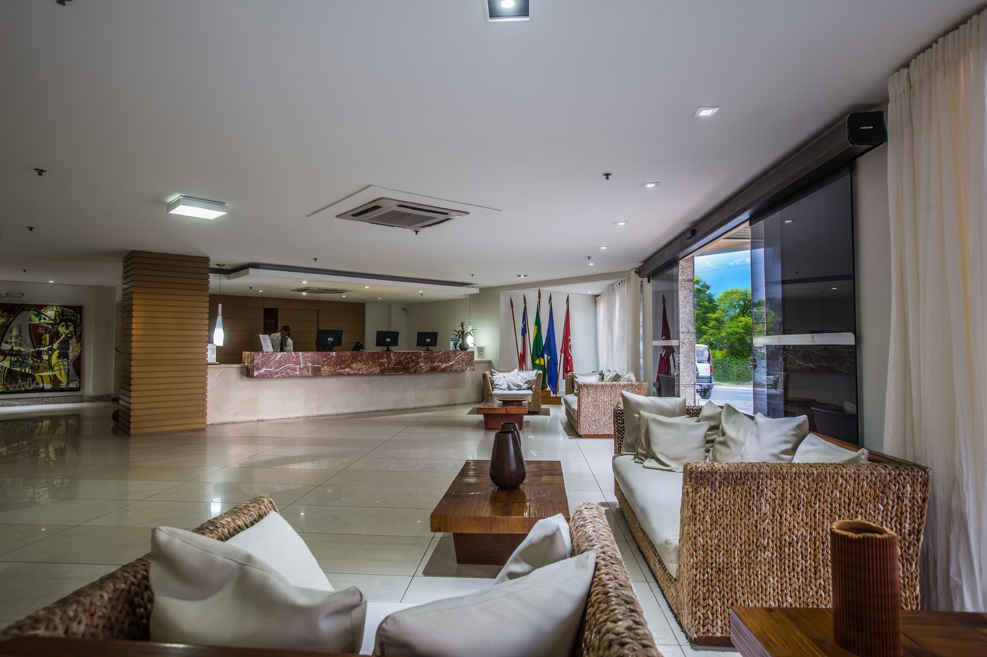 Catussaba Business, Lobby