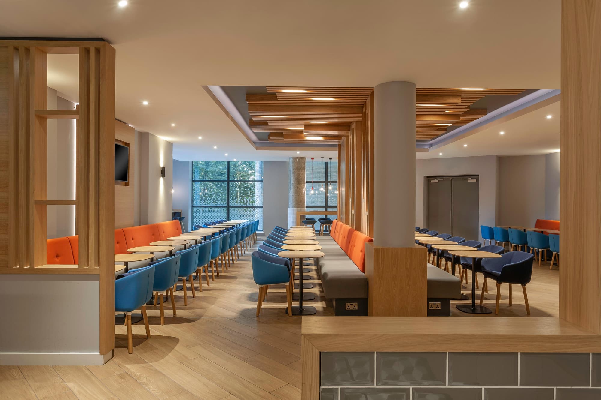 Holiday Inn Express Dublin Airport, Restaurant