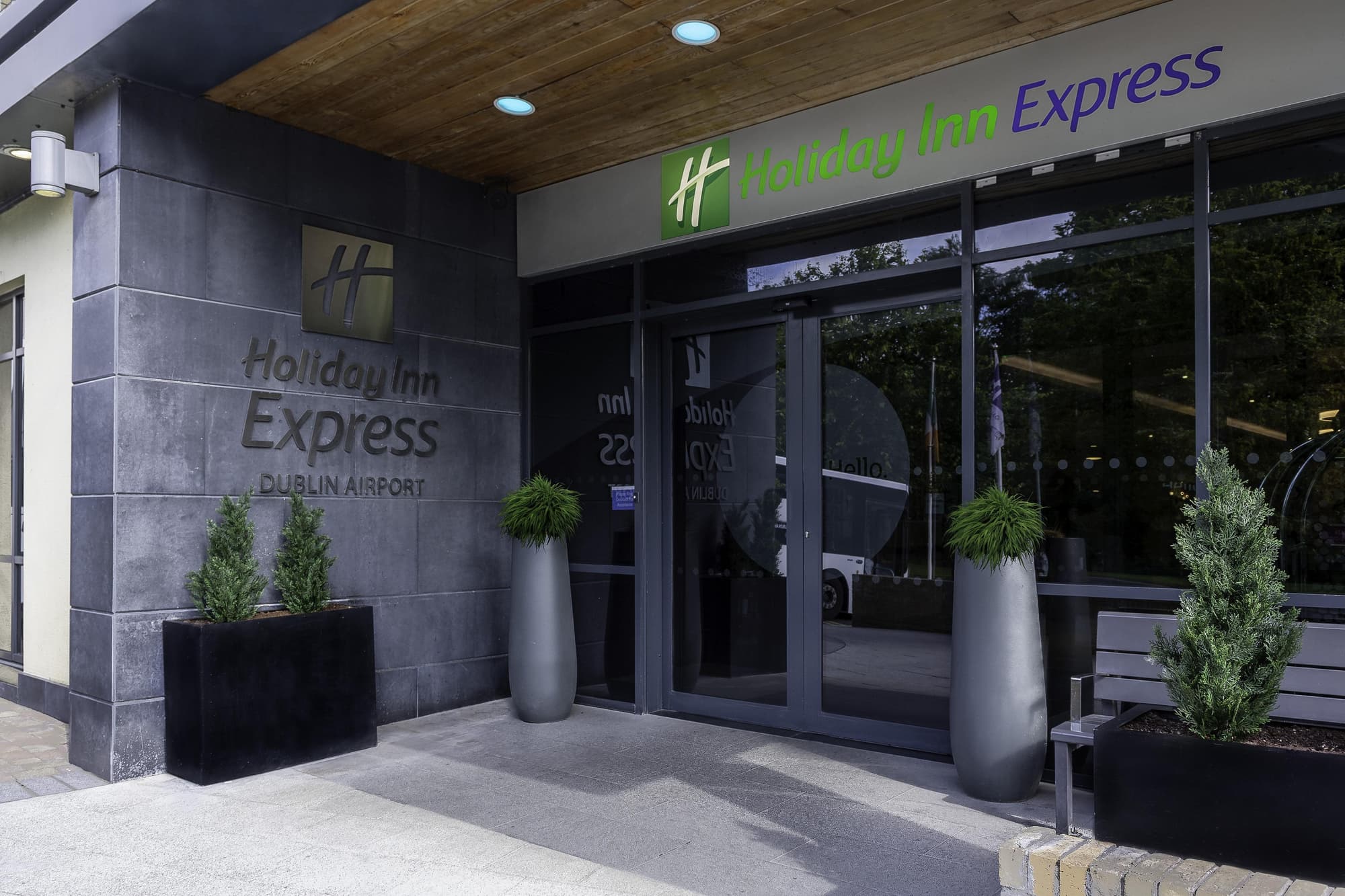 Holiday Inn Express Dublin Airport, General view