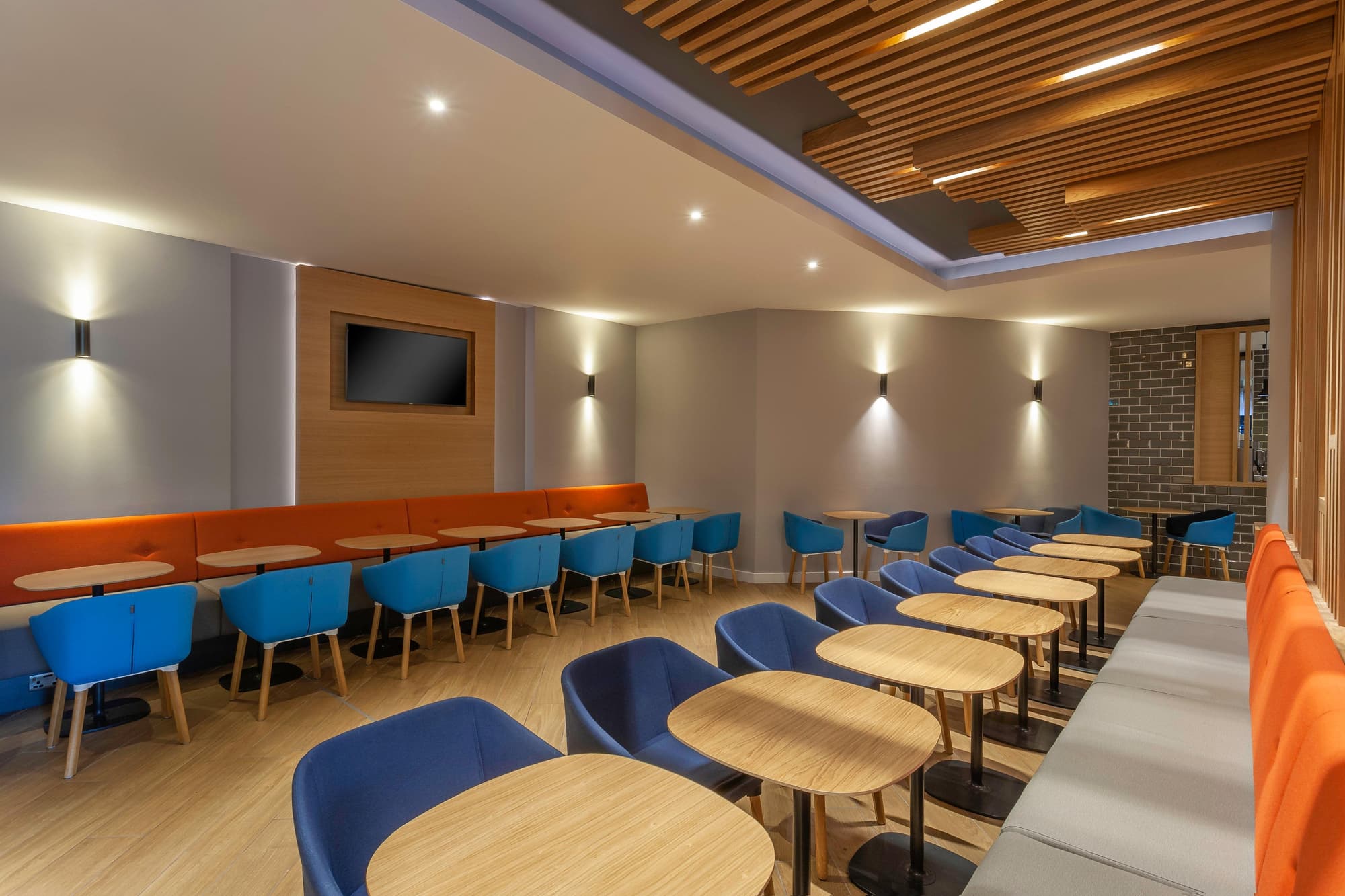 Holiday Inn Express Dublin Airport, Restaurant