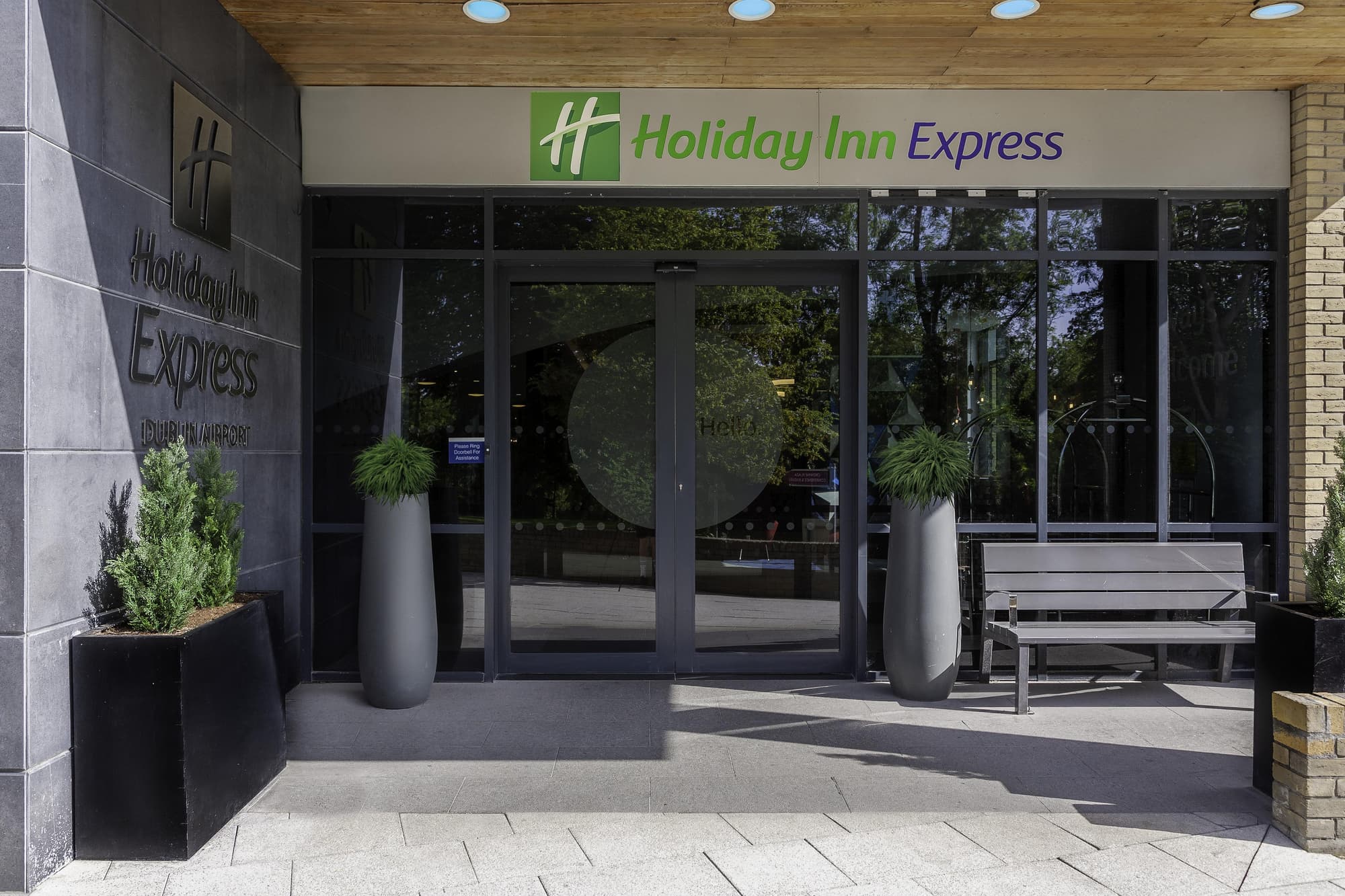 Holiday Inn Express Dublin Airport, General view