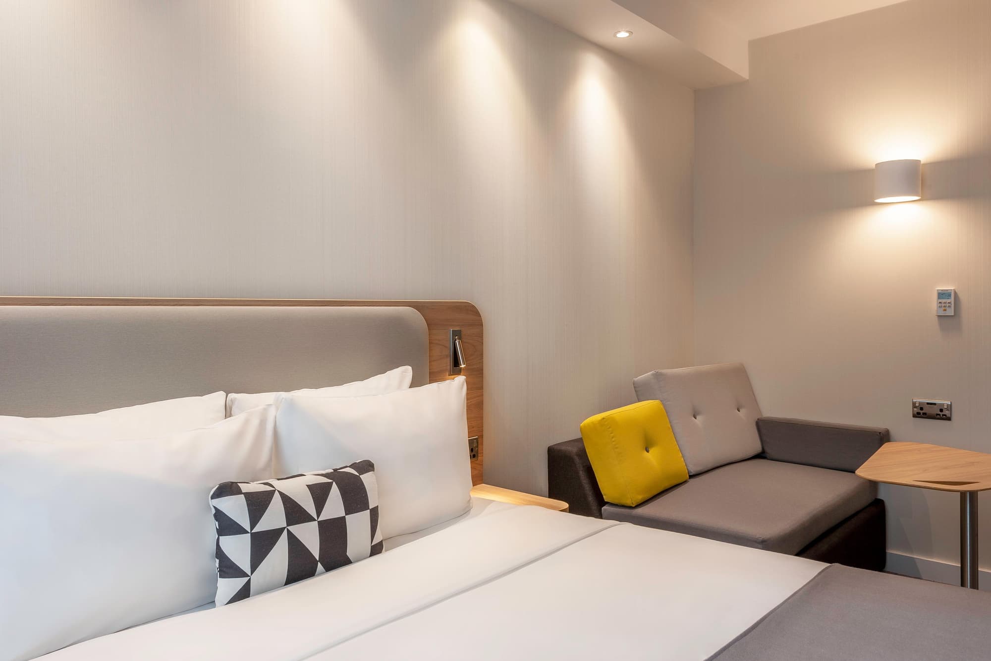 Holiday Inn Express Dublin Airport, Room