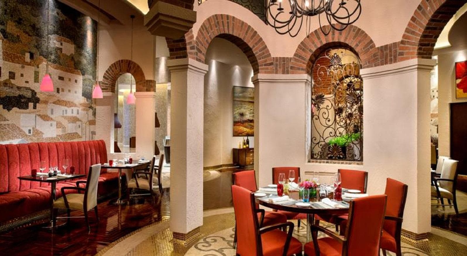 Grand Kempinski Hotel Shanghai, Restaurant