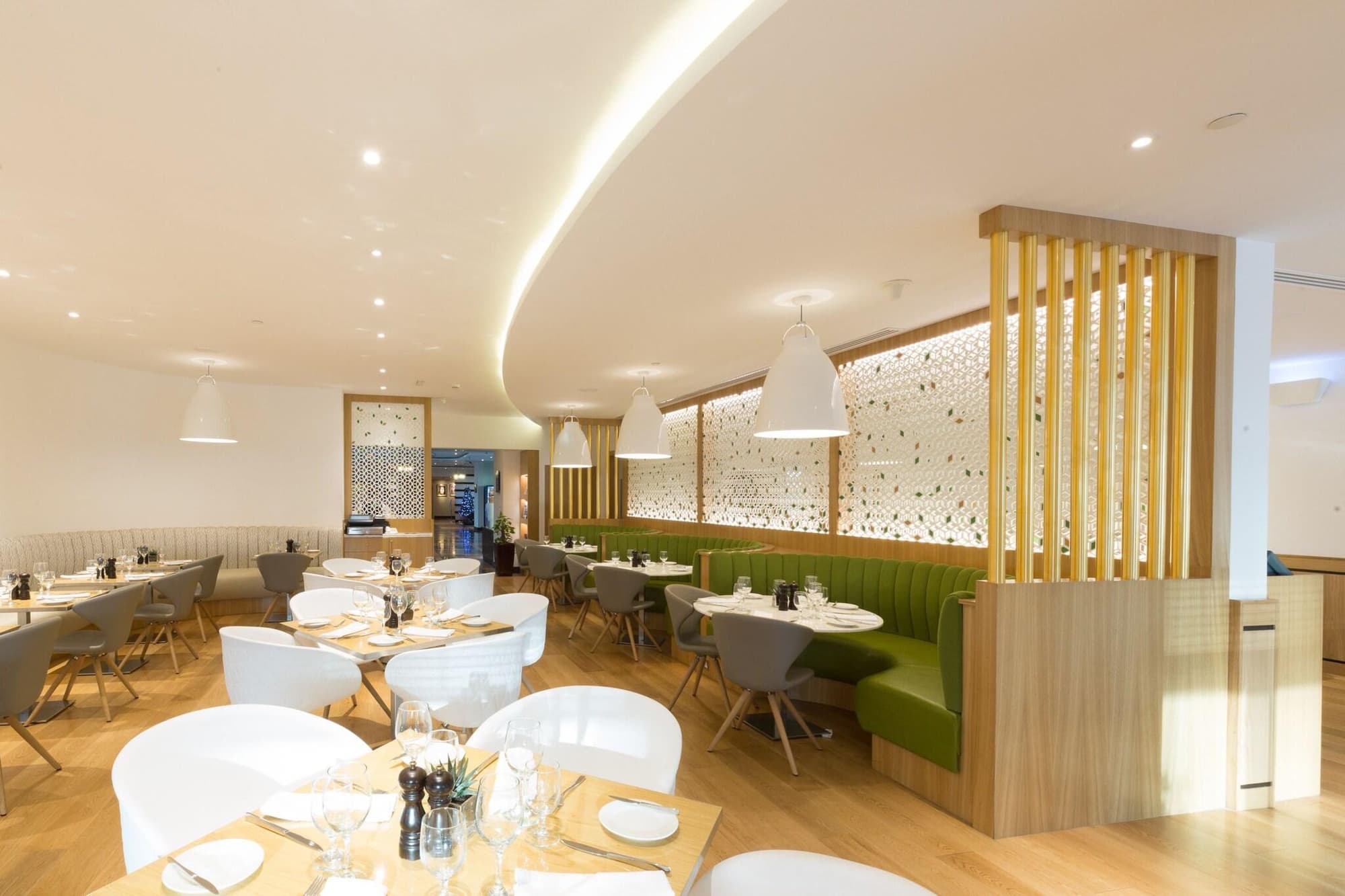 Premier Inn Dubai Investments Park, Restaurant