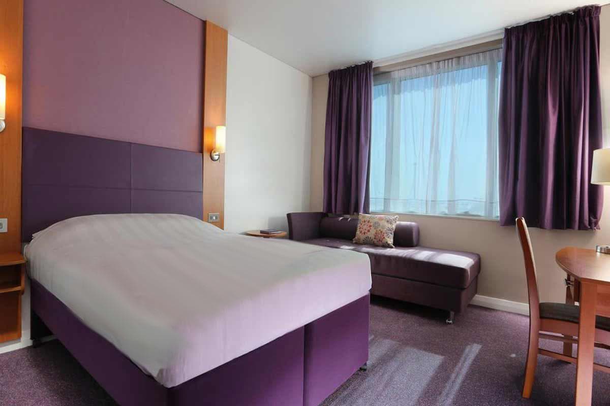 Premier Inn Dubai Investments Park, Room