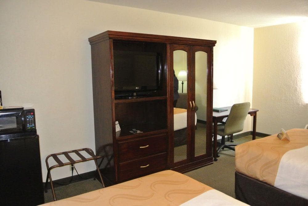 Quality Inn & Suites North, General view