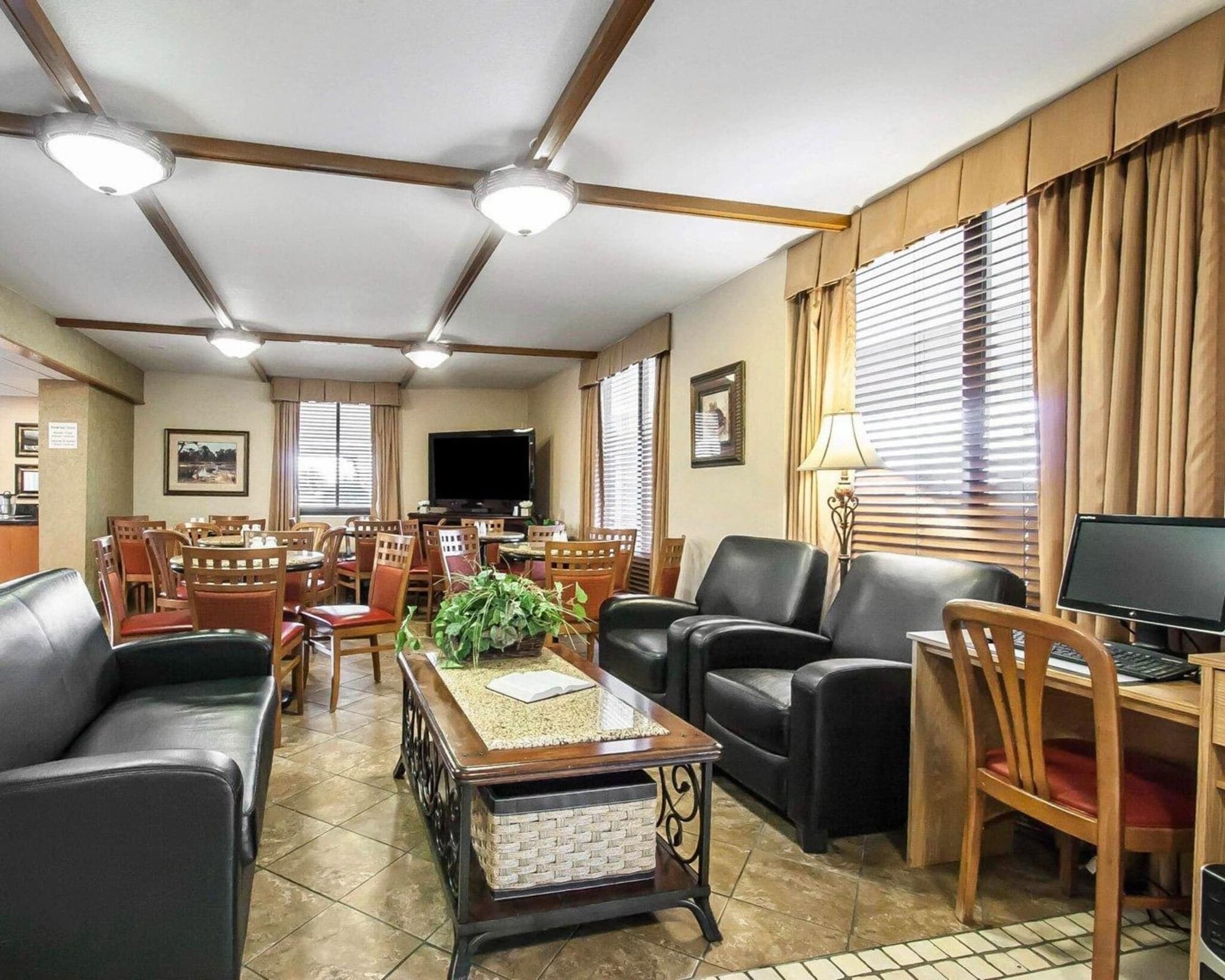 Quality Inn & Suites North, Restaurant