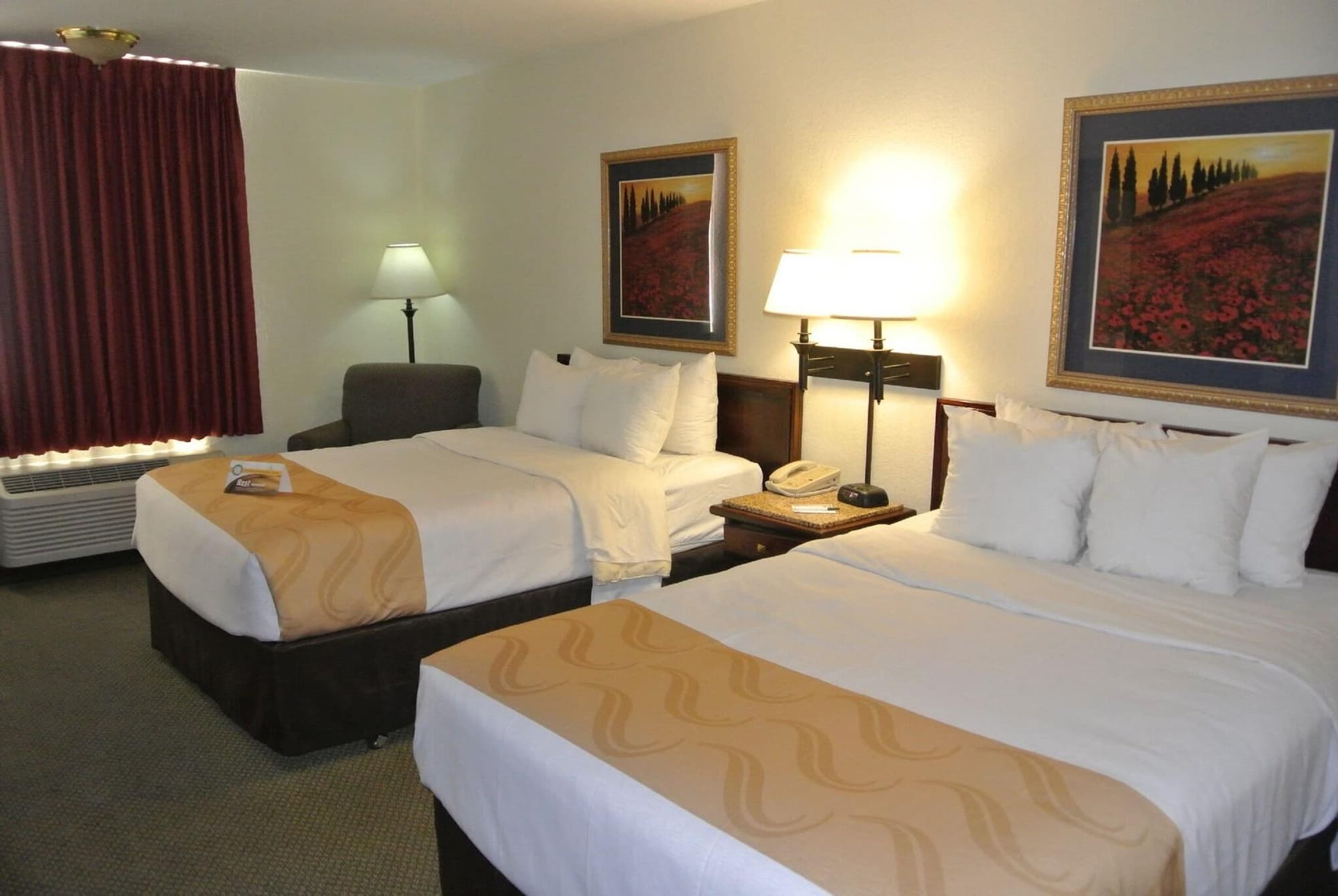 Quality Inn & Suites North, Room