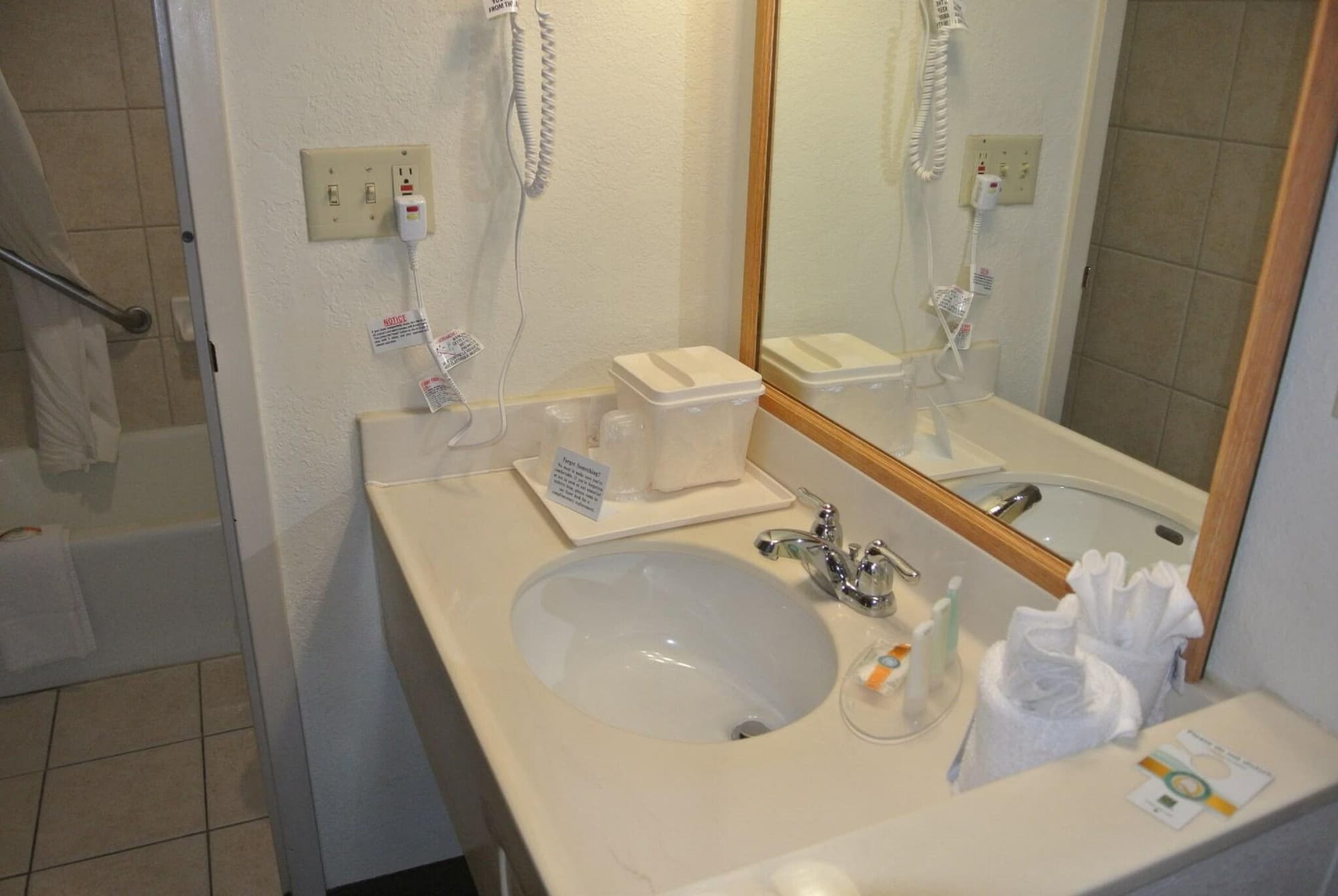 Quality Inn & Suites North, Room
