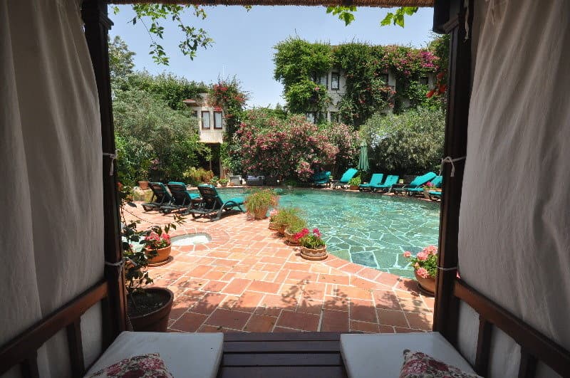 El Vino Hotel Suites, Pool