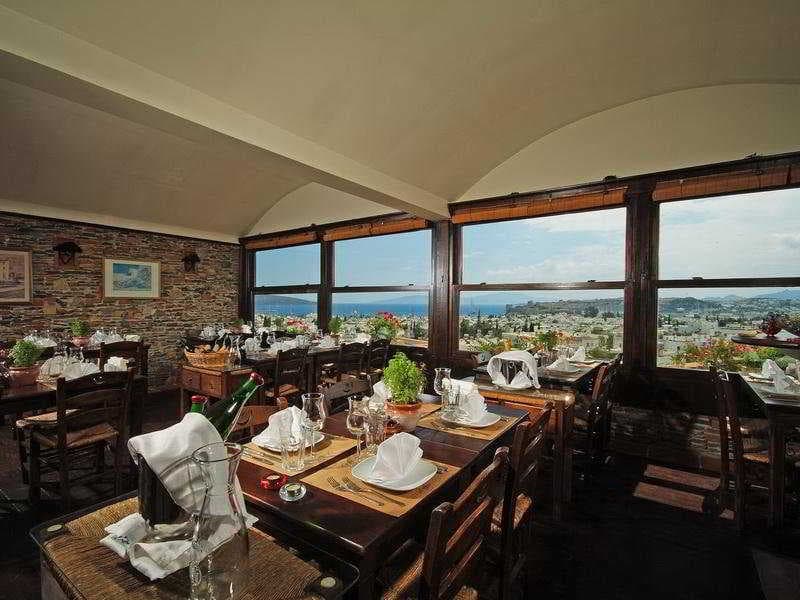 El Vino Hotel Suites, Restaurant