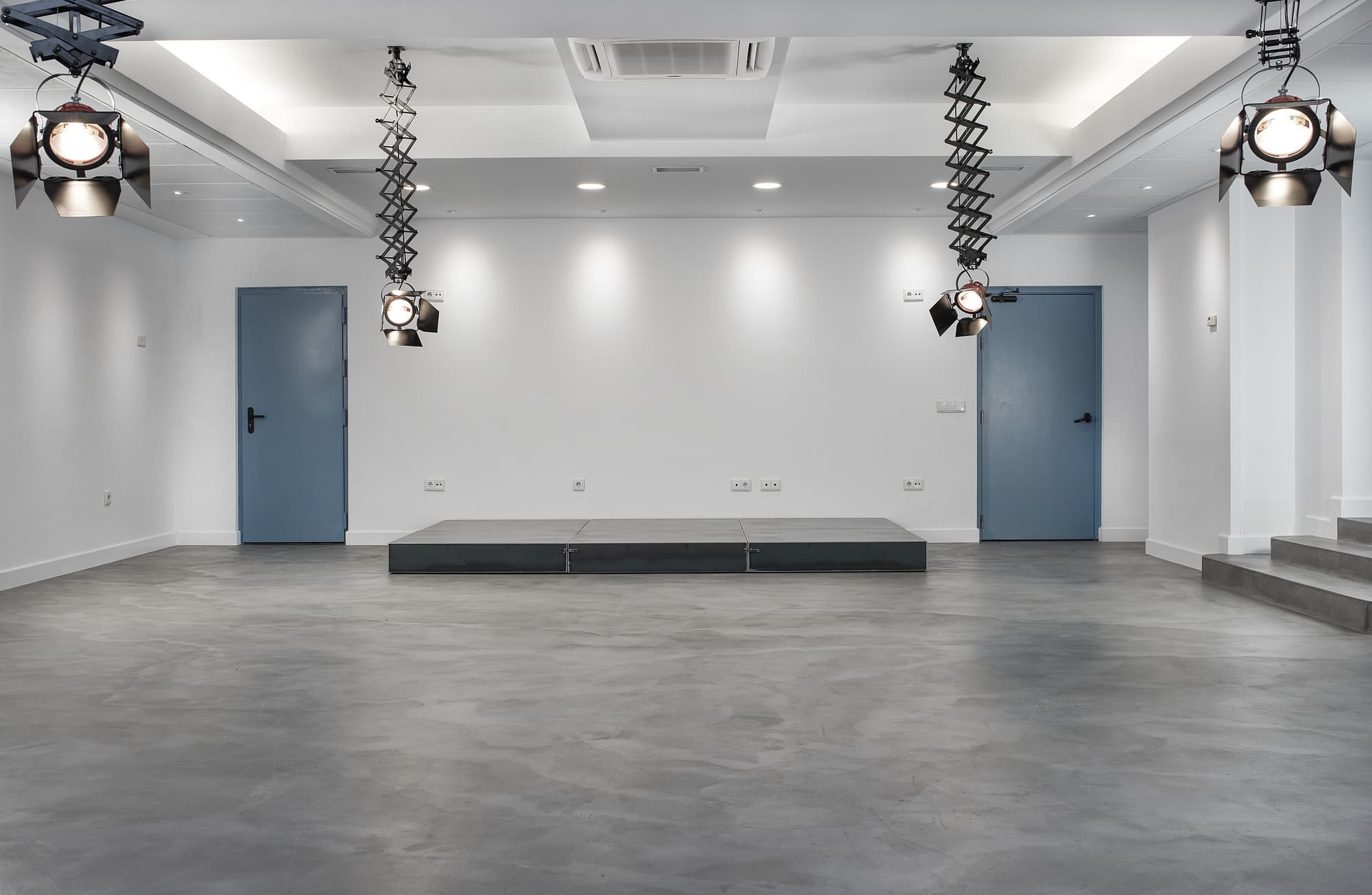 7 Islas, Conferences