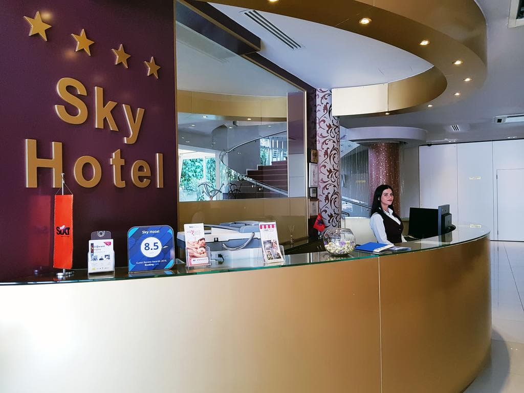 Sky Tower Hotel, Lobby