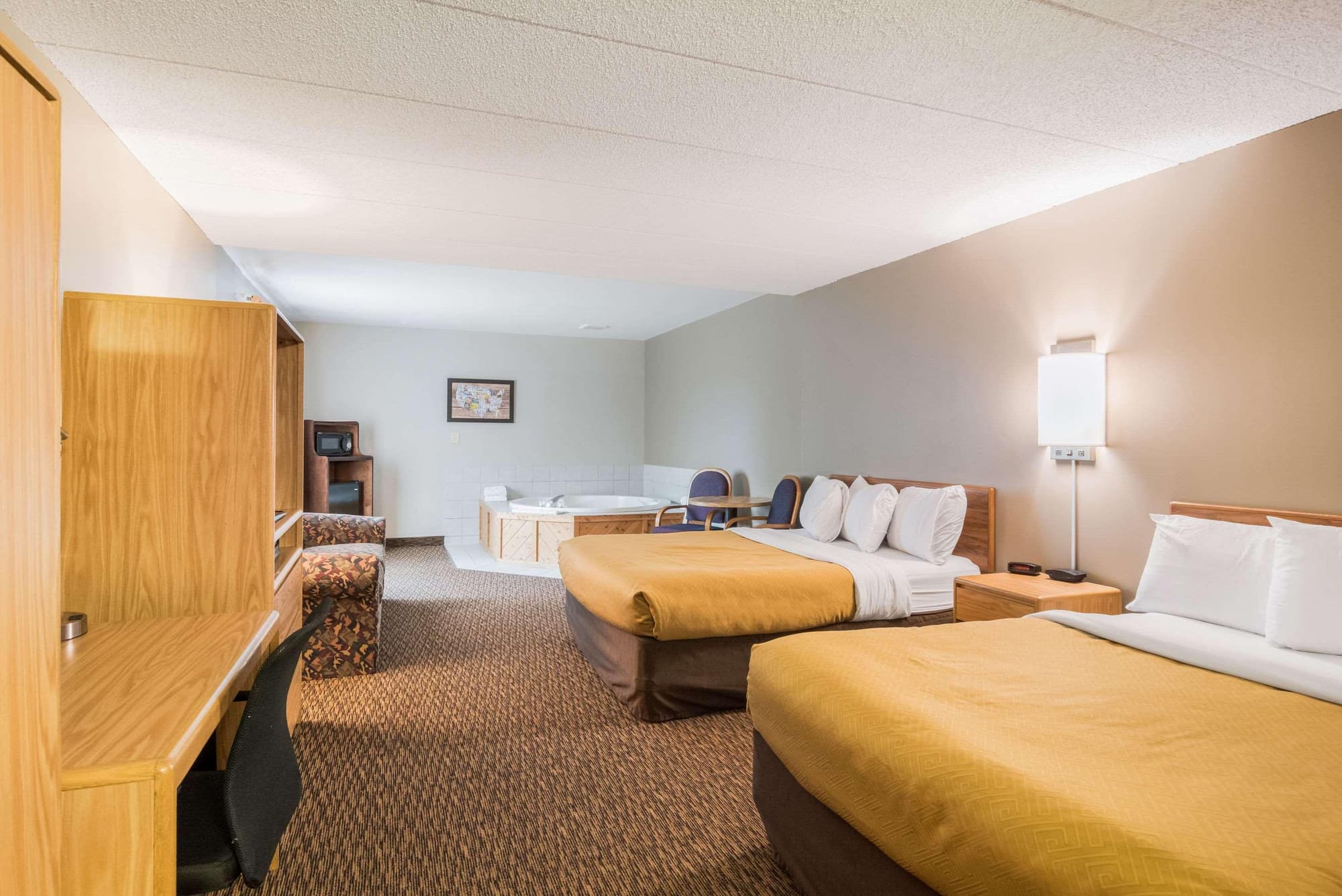 Econo Lodge Duluth Near Miller Hill Mall, Room