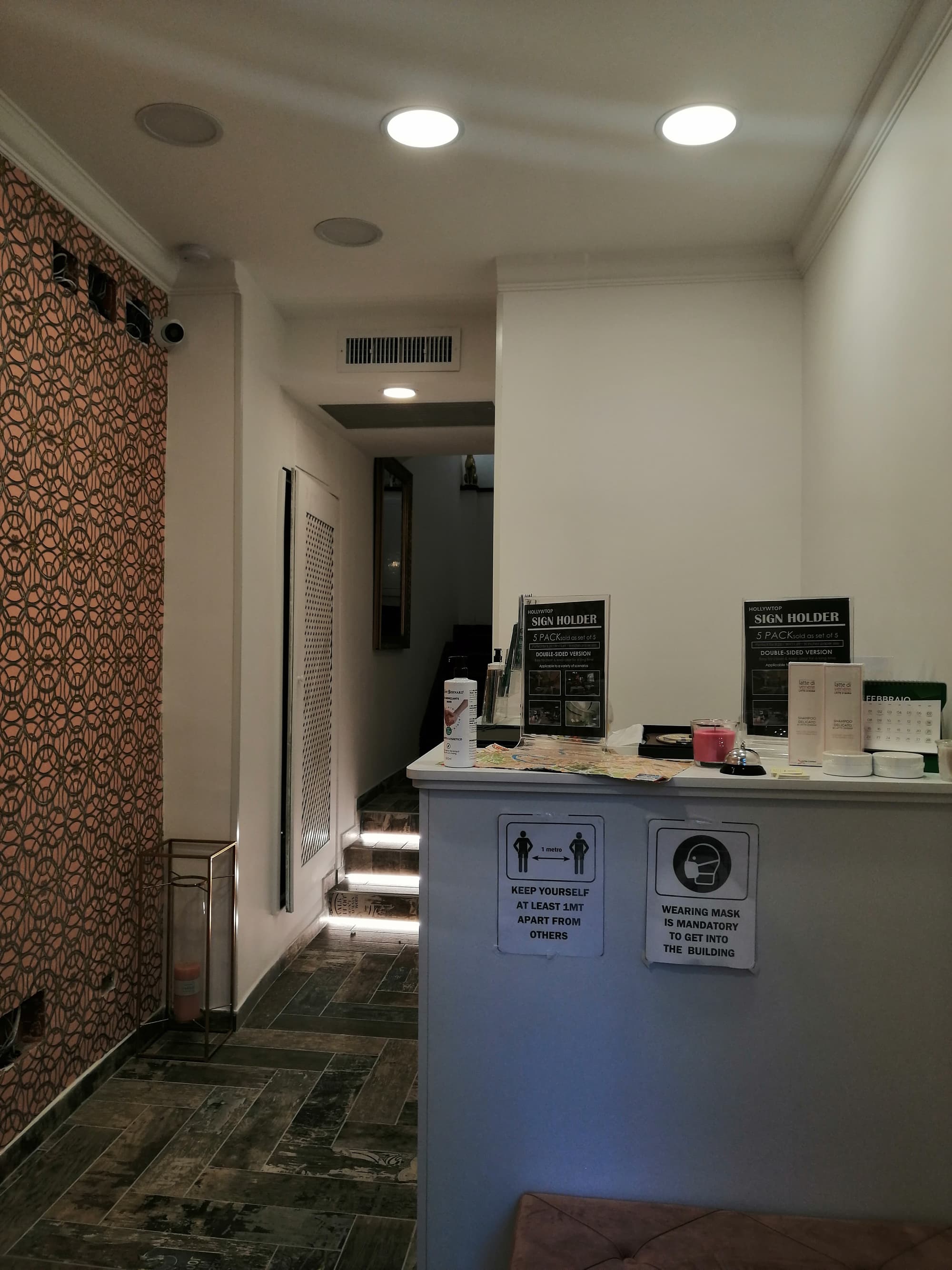 Cinquantatre , Lobby