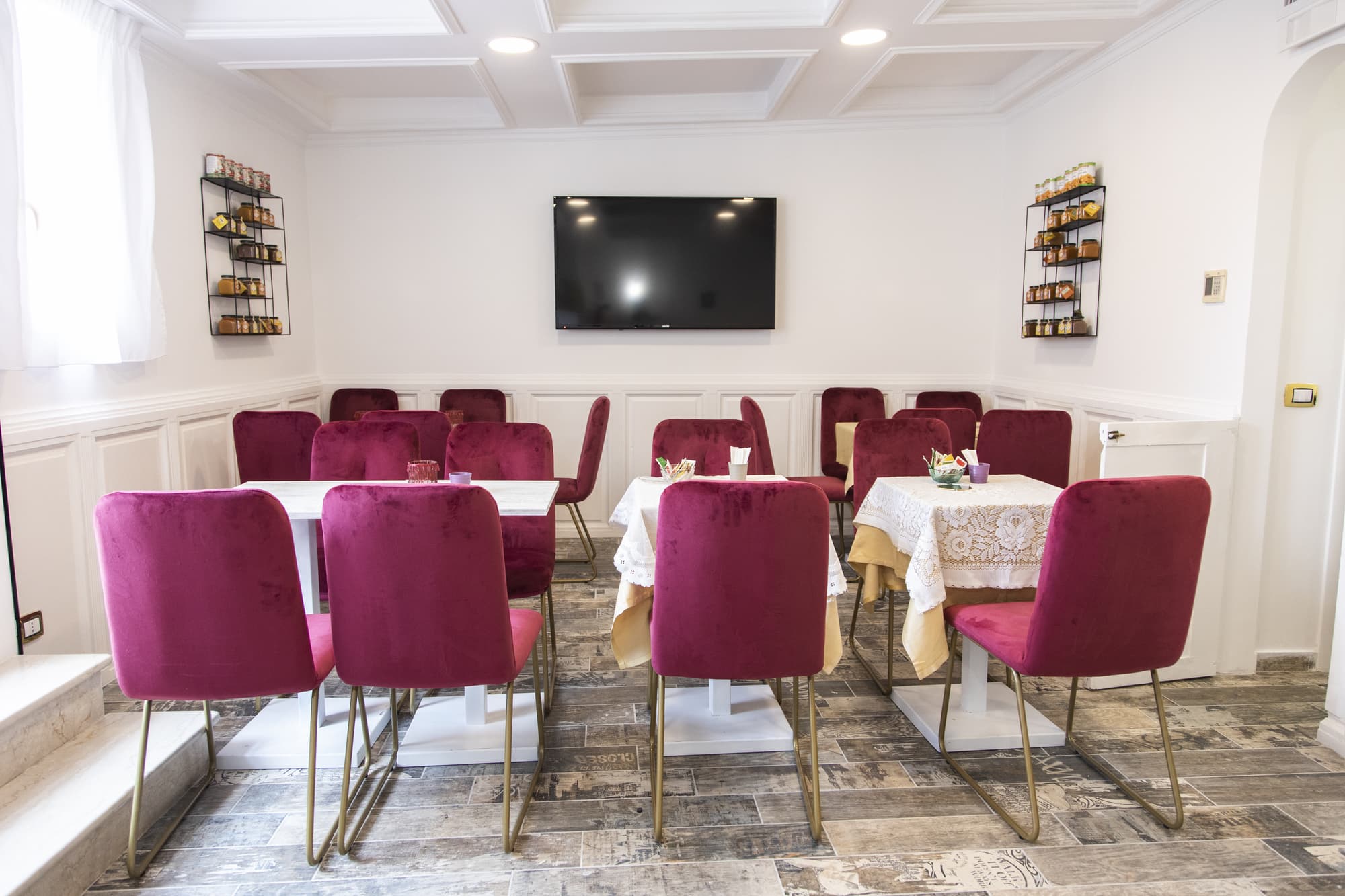 Cinquantatre , Restaurant