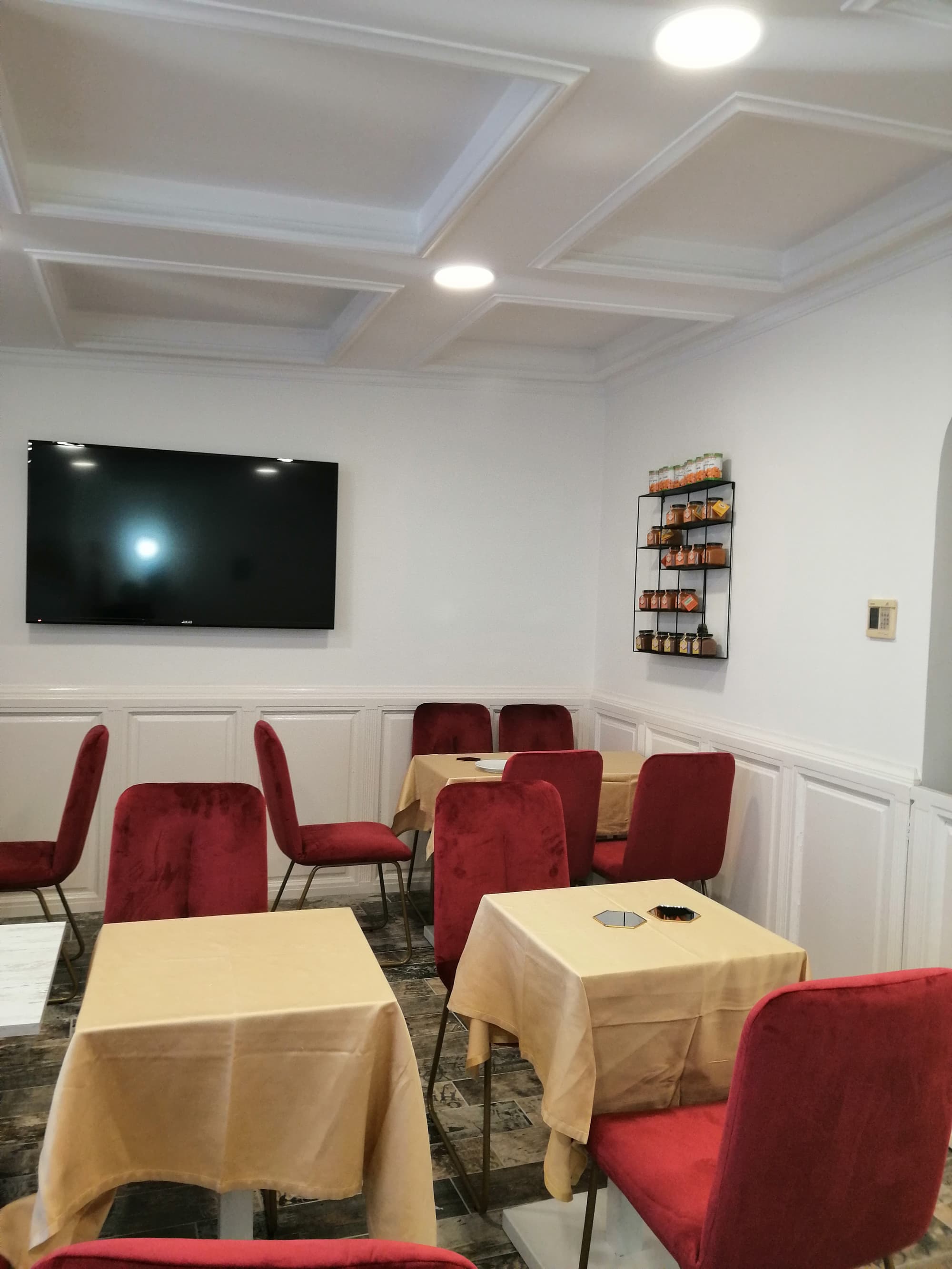 Cinquantatre , Restaurant