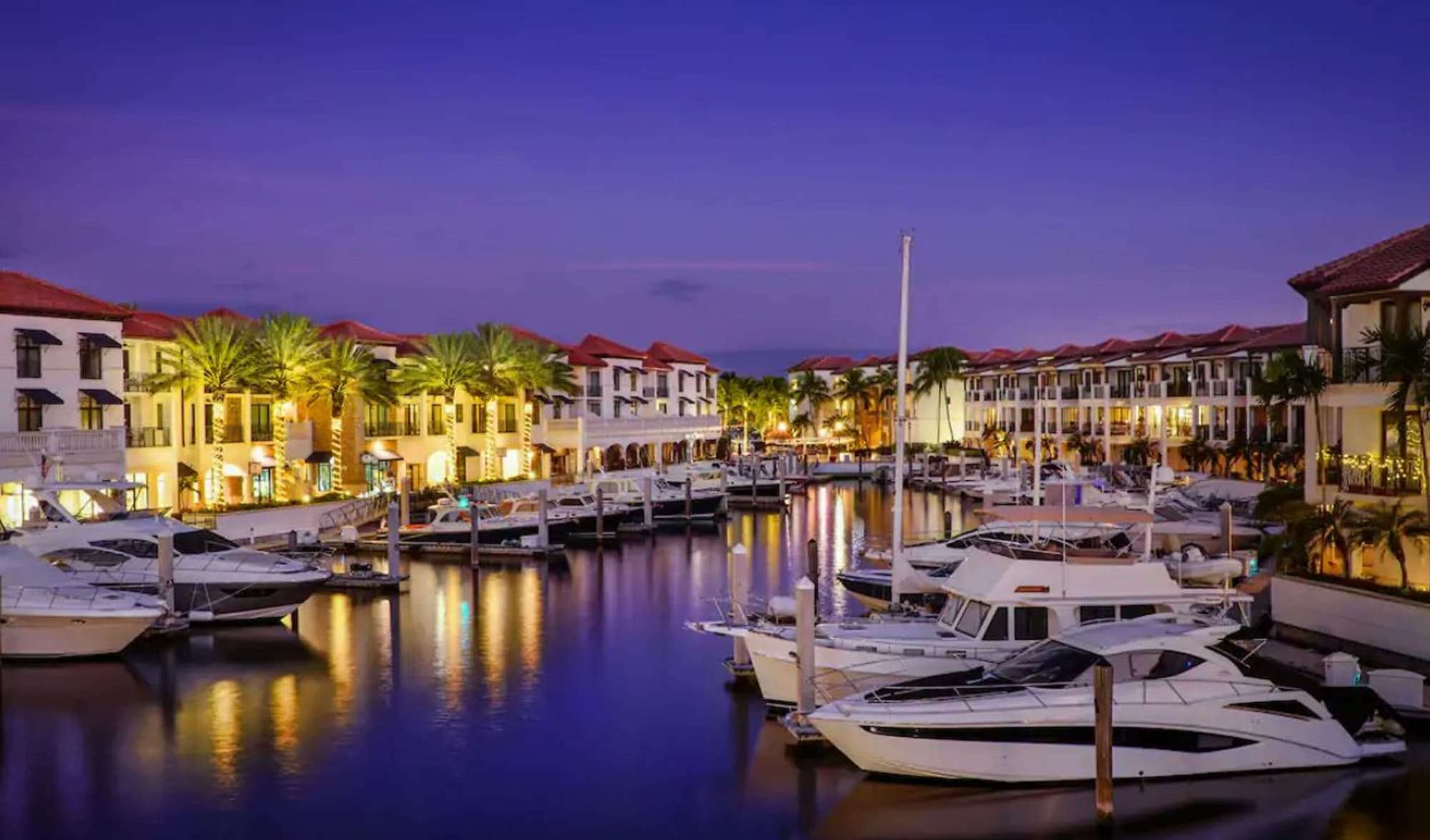 Naples Bay Resort & Marina, General view