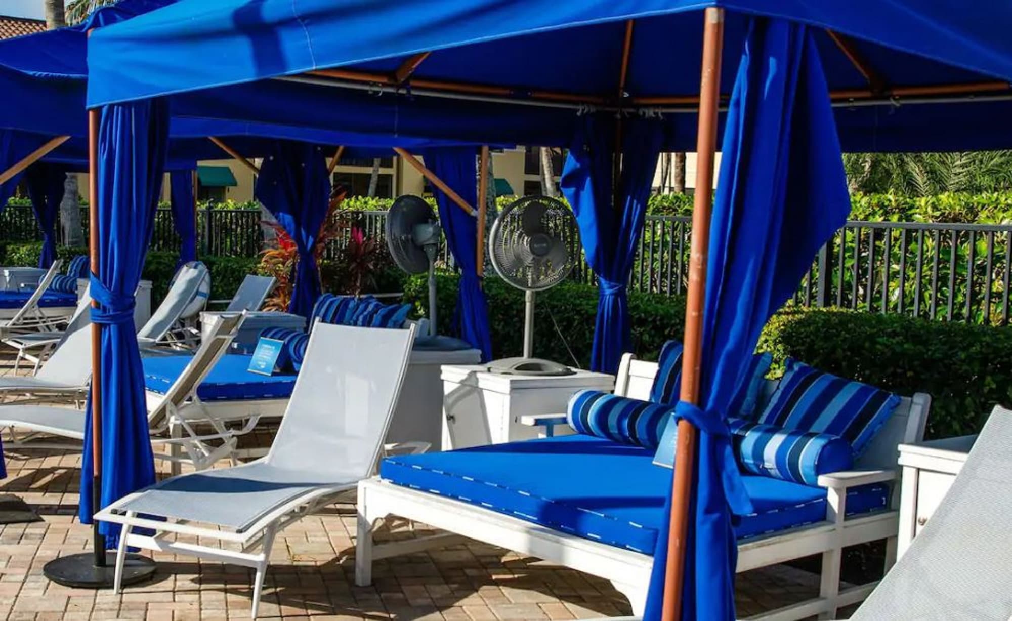 Naples Bay Resort & Marina, Pool