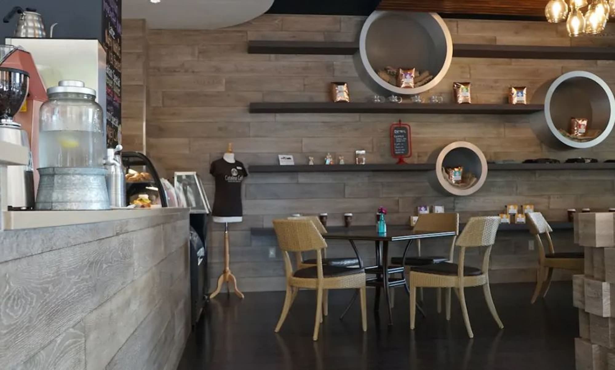 Naples Bay Resort & Marina, Restaurant