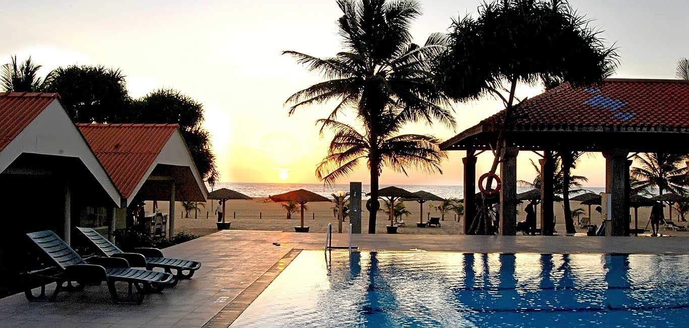 Goldi Sands Hotel Negombo, Beach