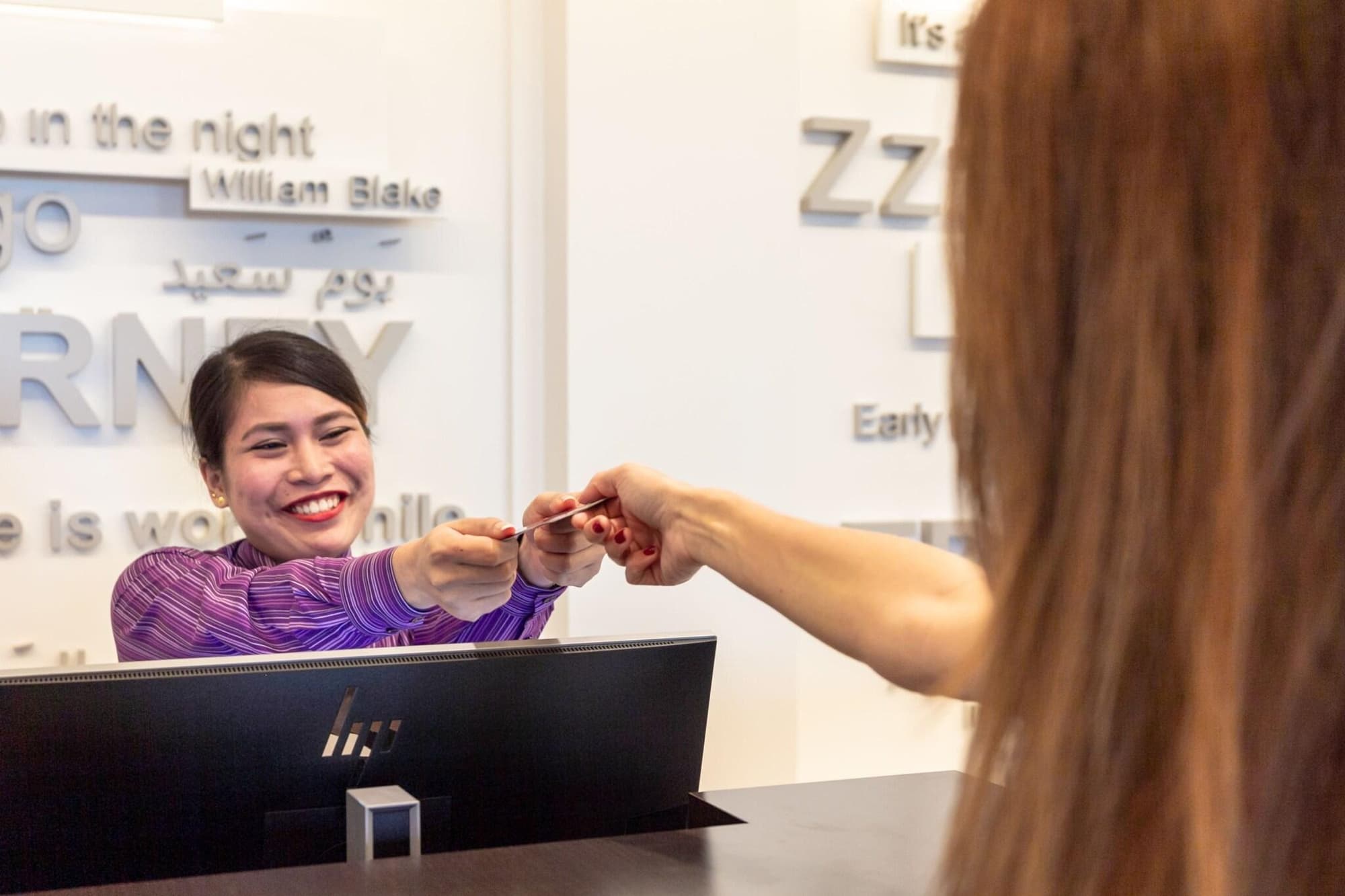 Premier Inn International Airport, Lobby