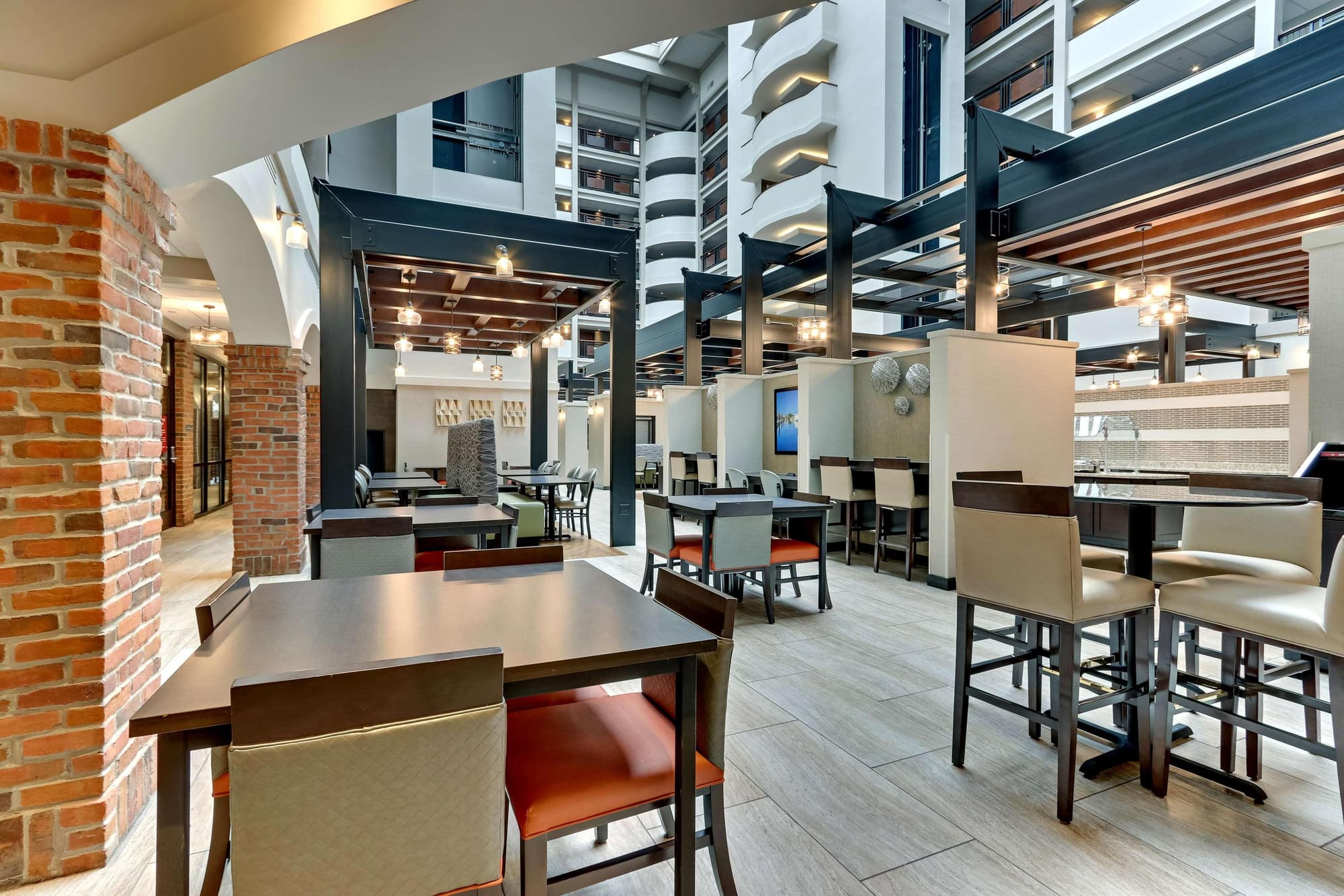 Drury Plaza Hotel St. Paul Downtown, Restaurant