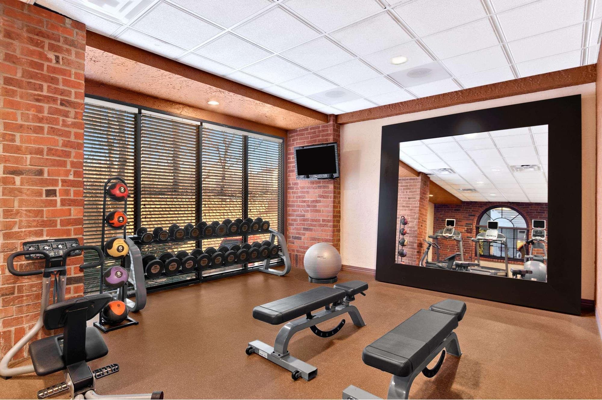 Embassy Suites by Hilton Kansas City Plaza, Sports and Entertainment