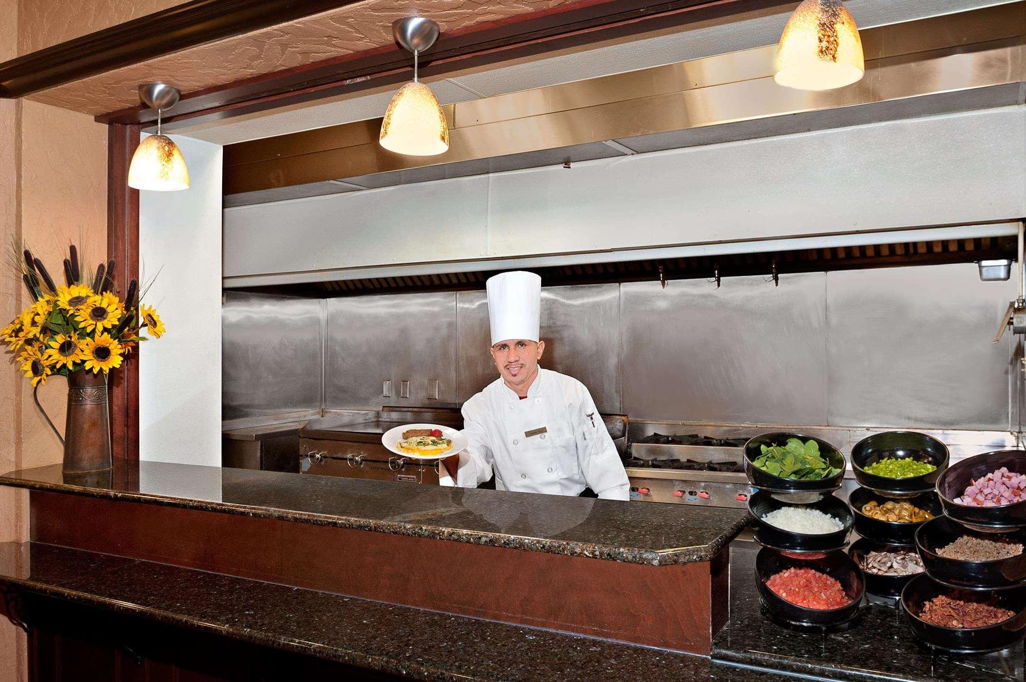 Embassy Suites by Hilton Kansas City Plaza, Restaurant