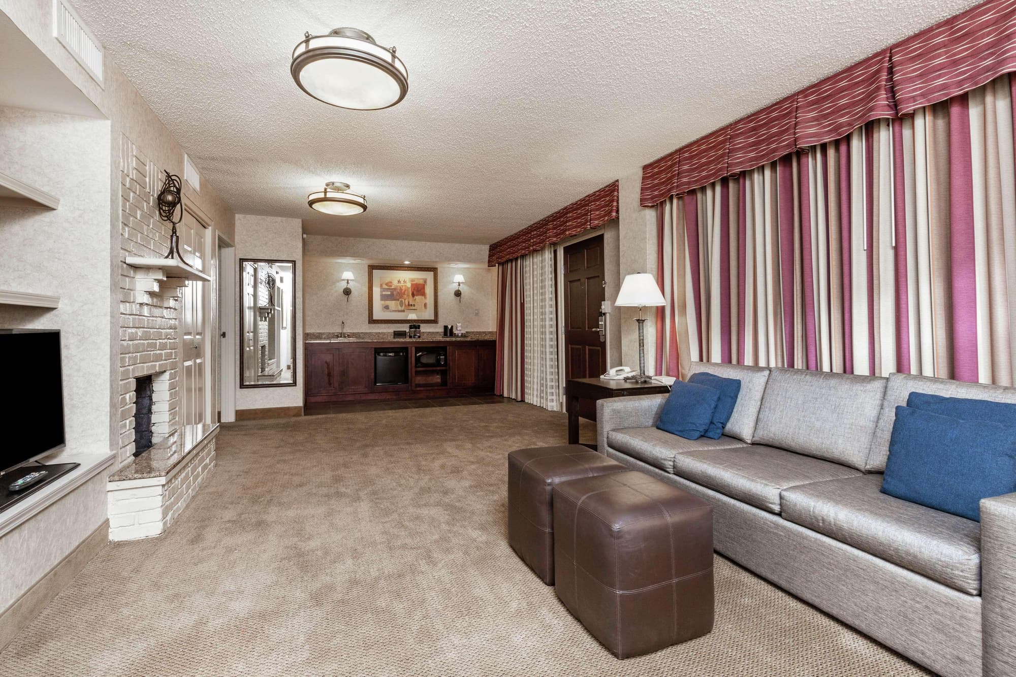 Embassy Suites by Hilton Kansas City Plaza, Room