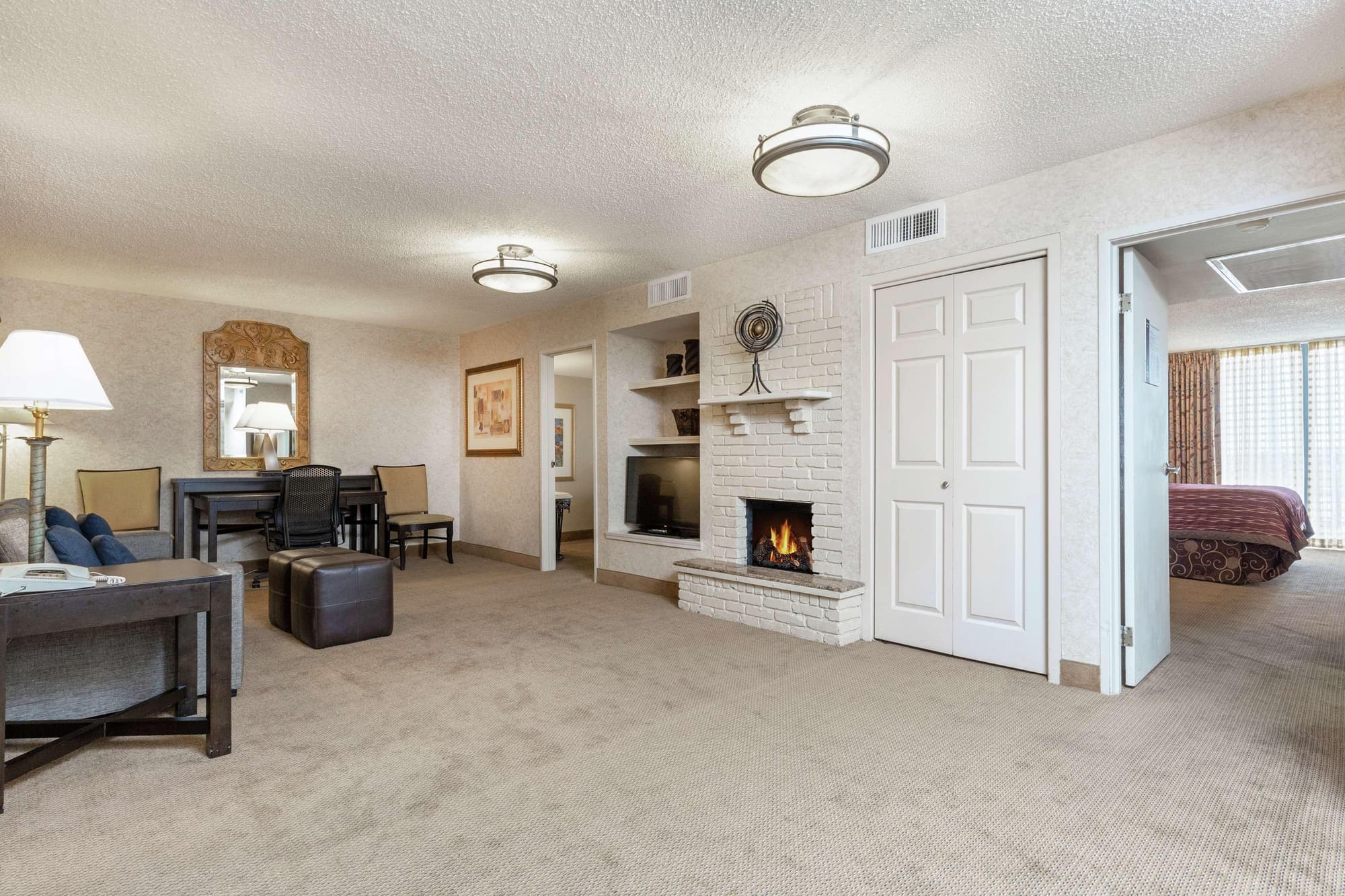 Embassy Suites by Hilton Kansas City Plaza, Room