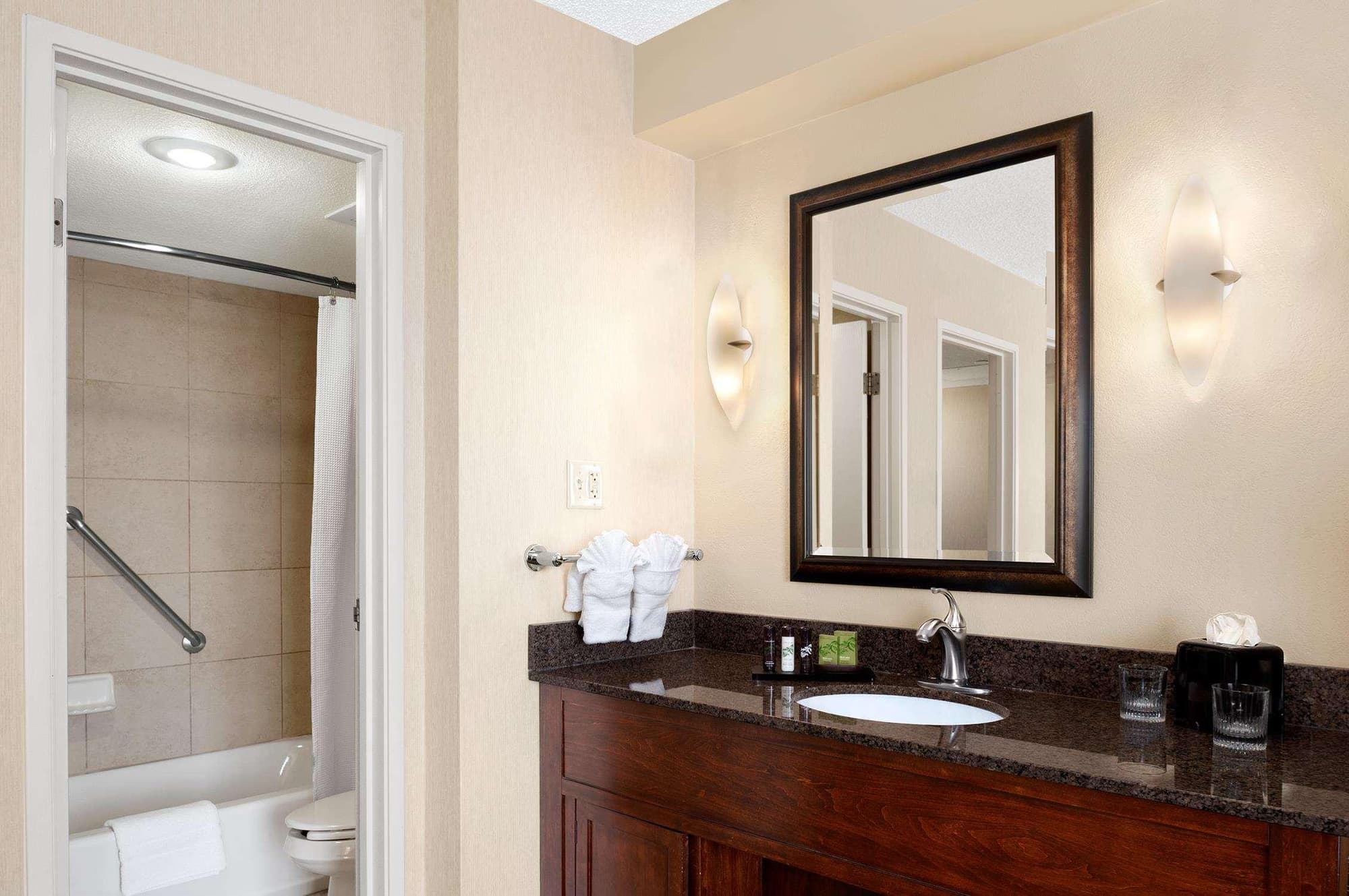 Embassy Suites by Hilton Kansas City Plaza, Room