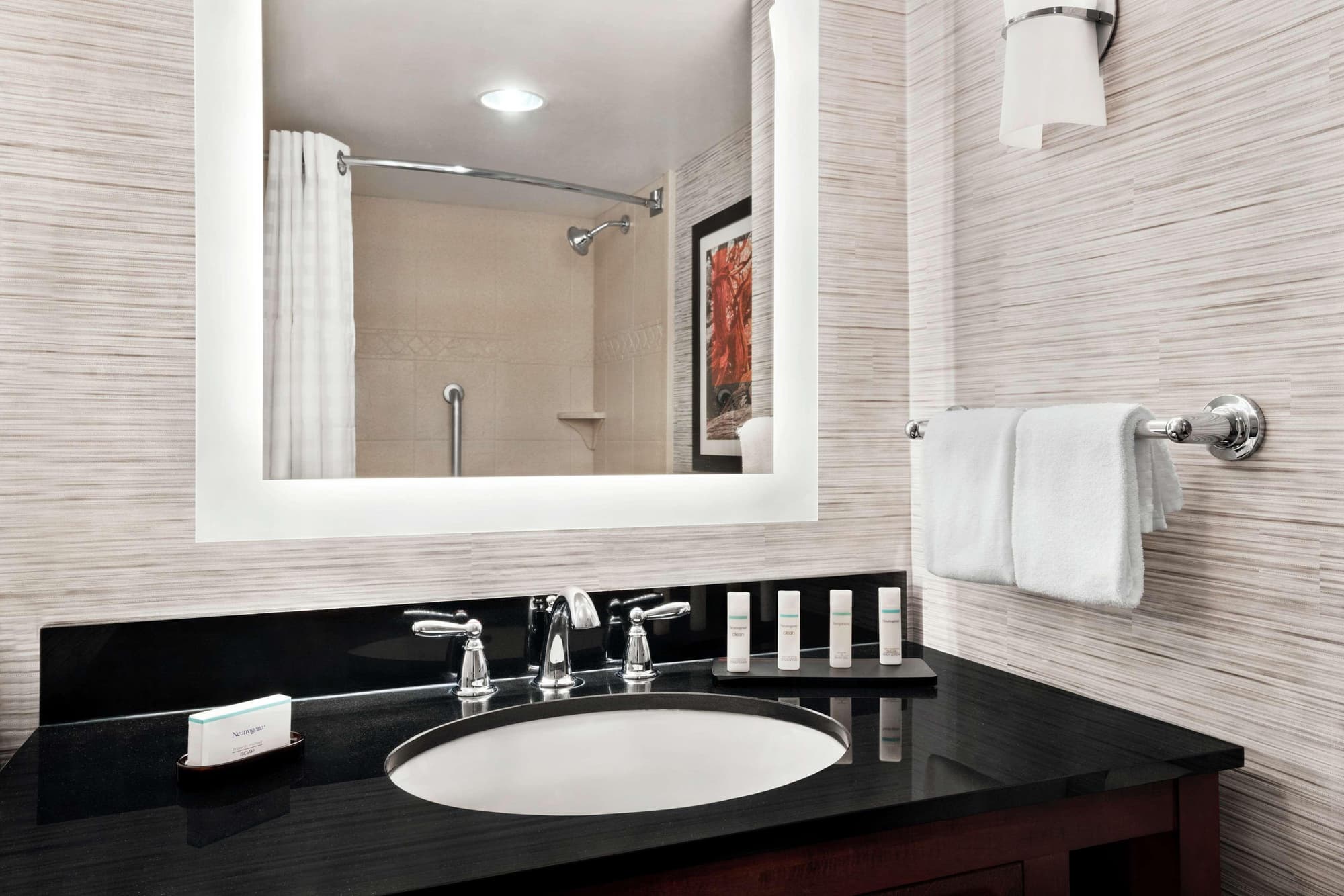 Embassy Suites Brunswick , Room