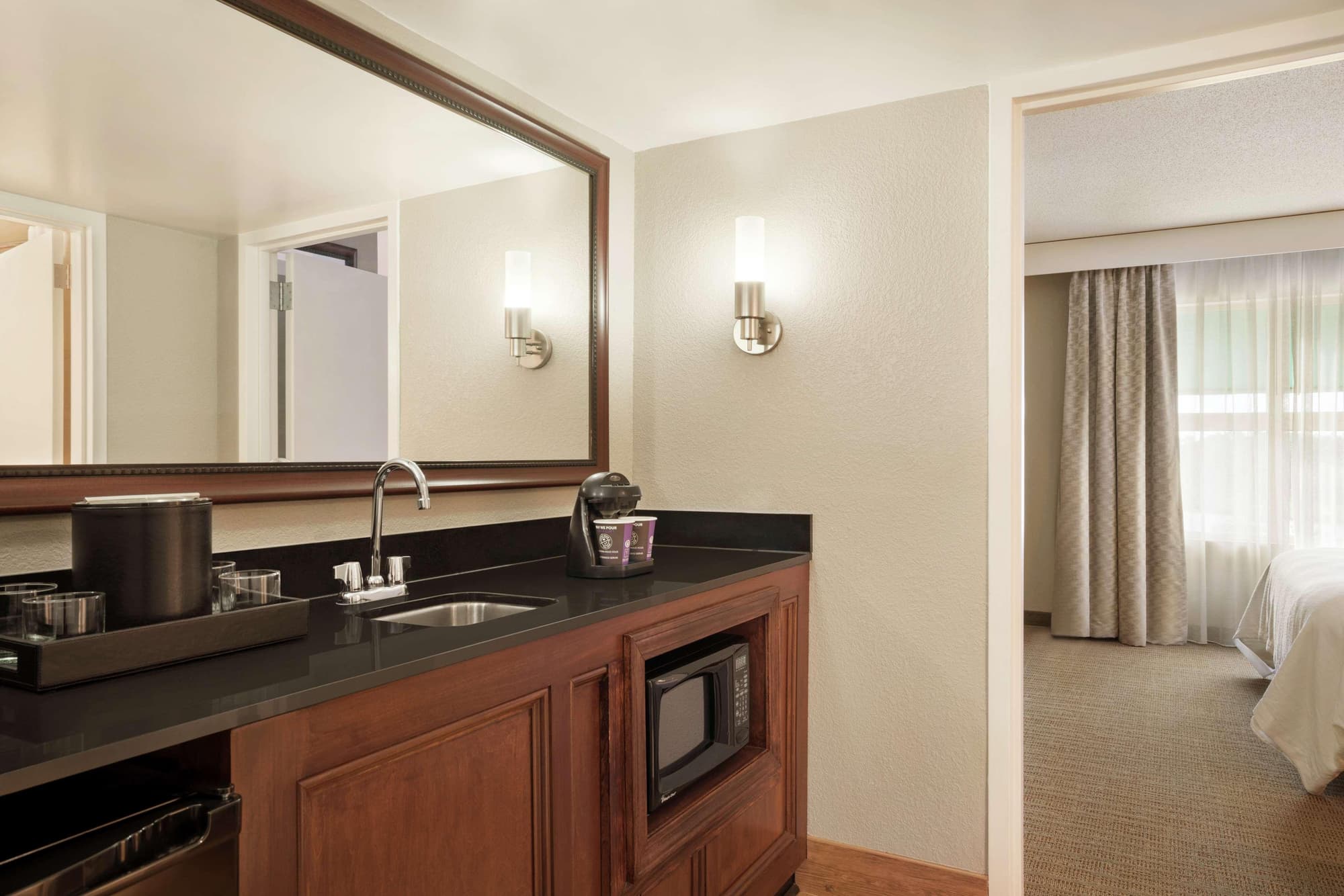 Embassy Suites Brunswick , Room