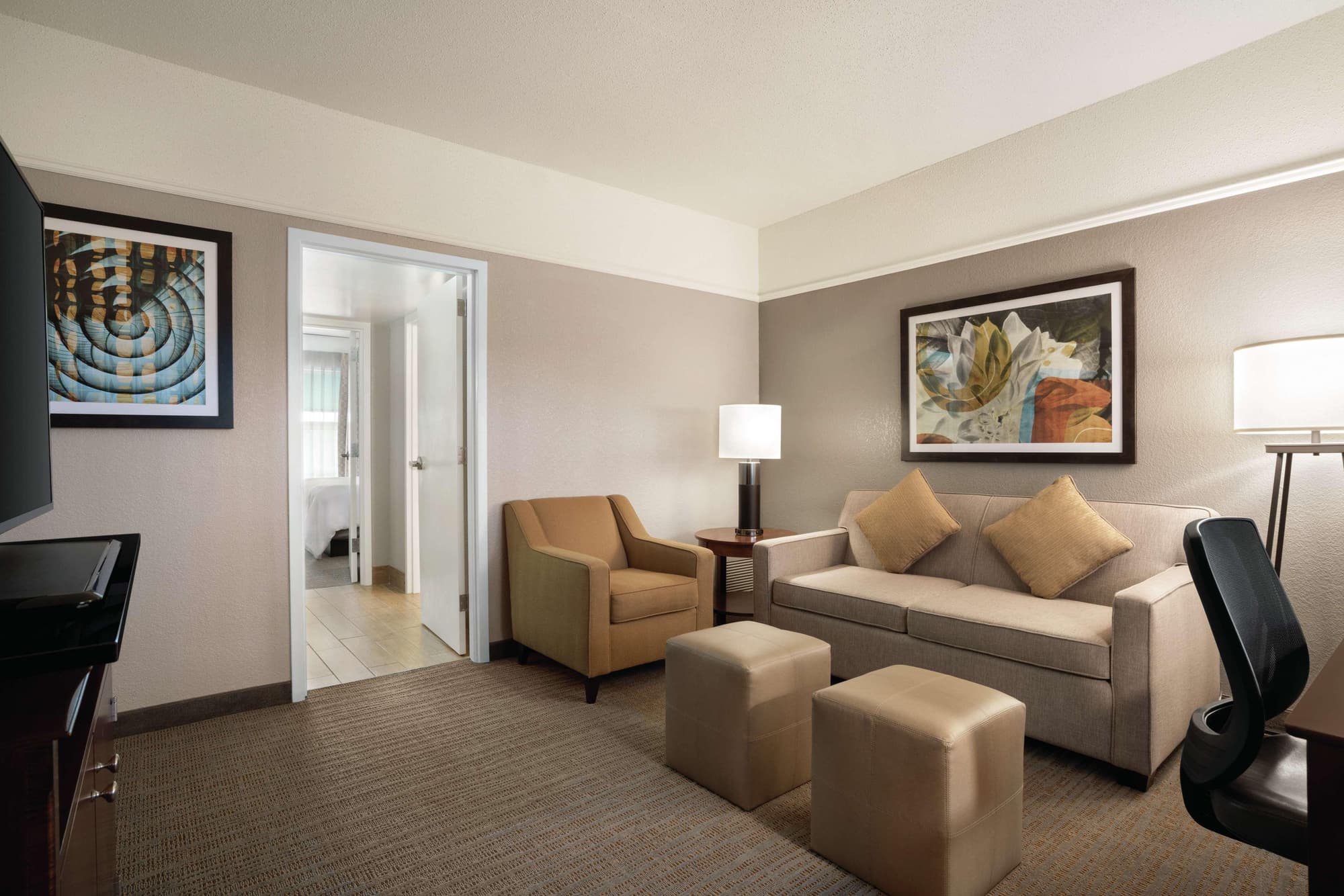 Embassy Suites Brunswick , Room