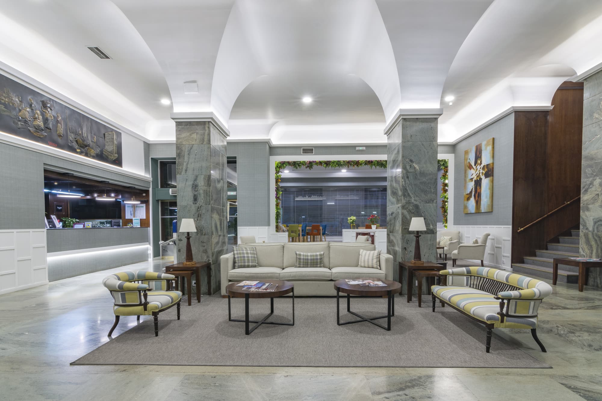 Bahia de Vigo, Lobby