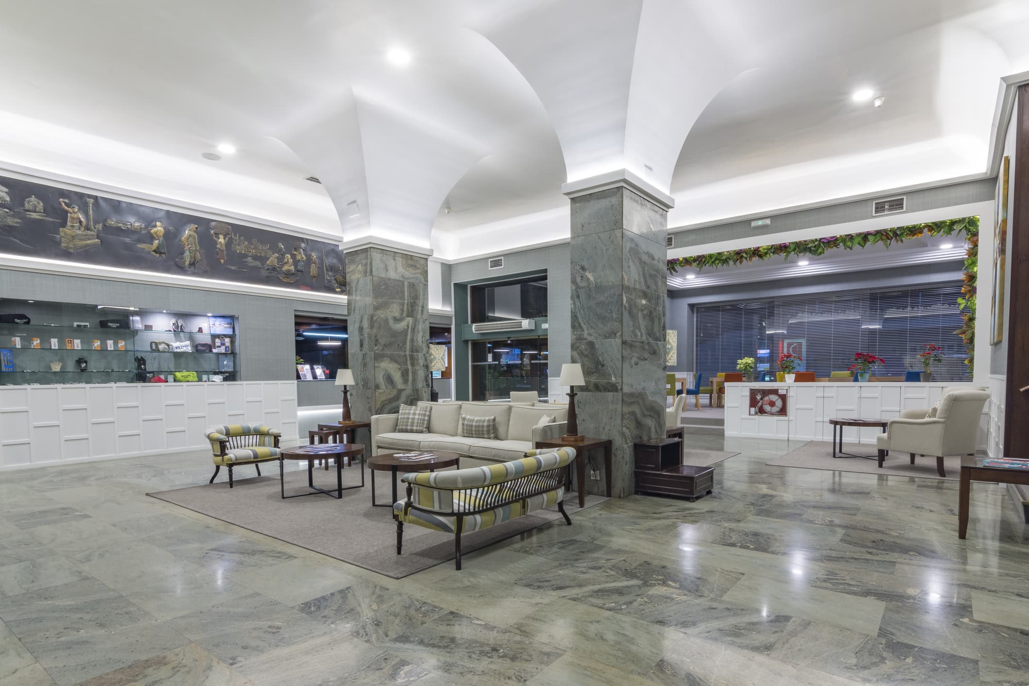 Bahia de Vigo, Lobby