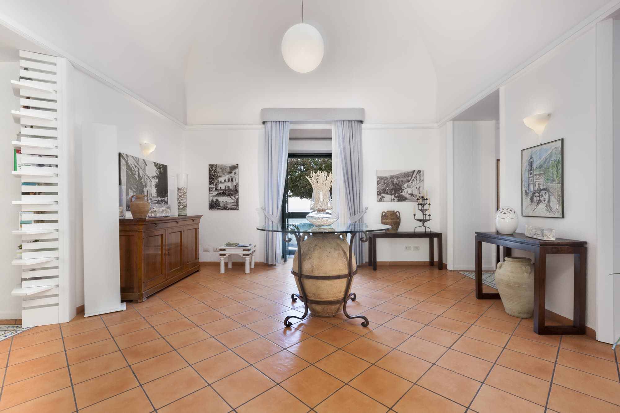 Panorama Palace, Lobby