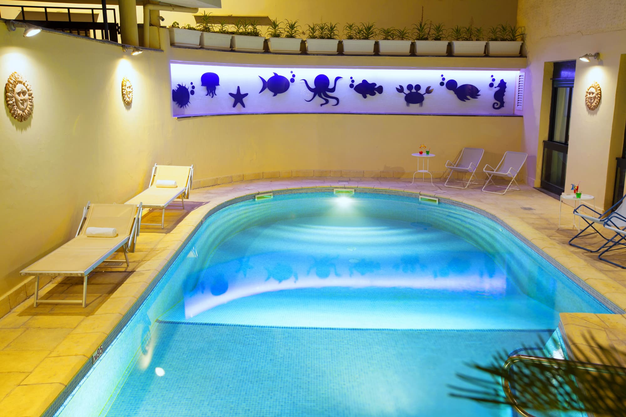 Panorama Palace, Pool