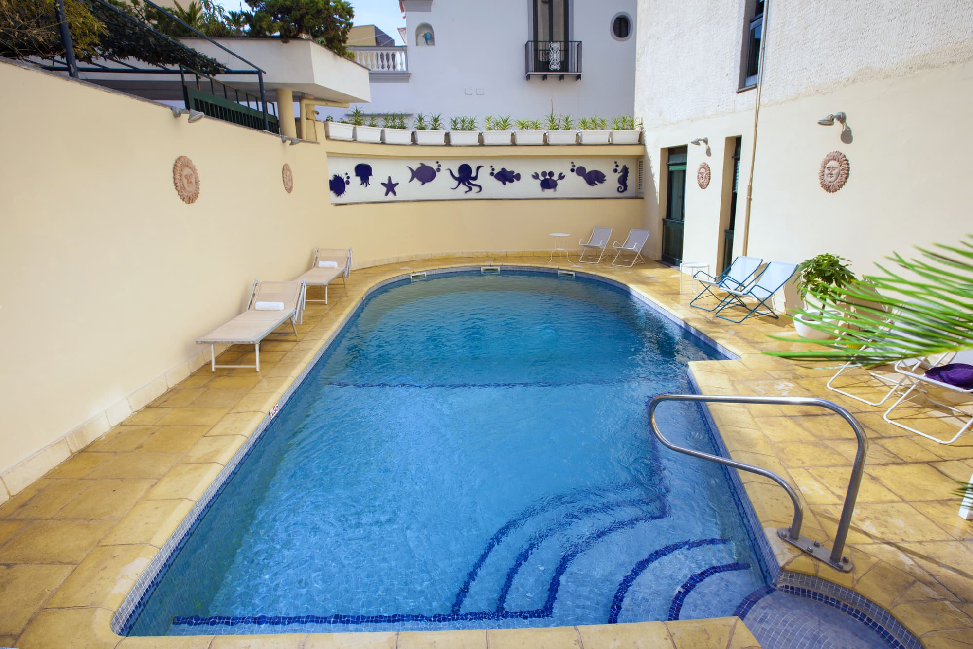 Panorama Palace, Pool