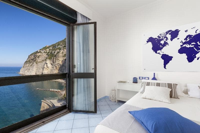 Panorama Palace, Room