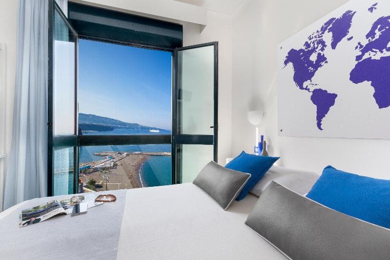 Panorama Palace, Room