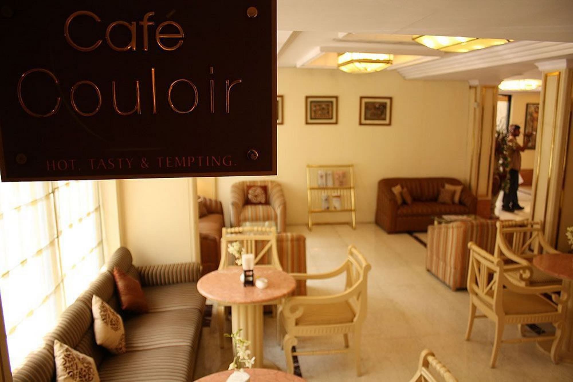 Bawa International, Restaurant