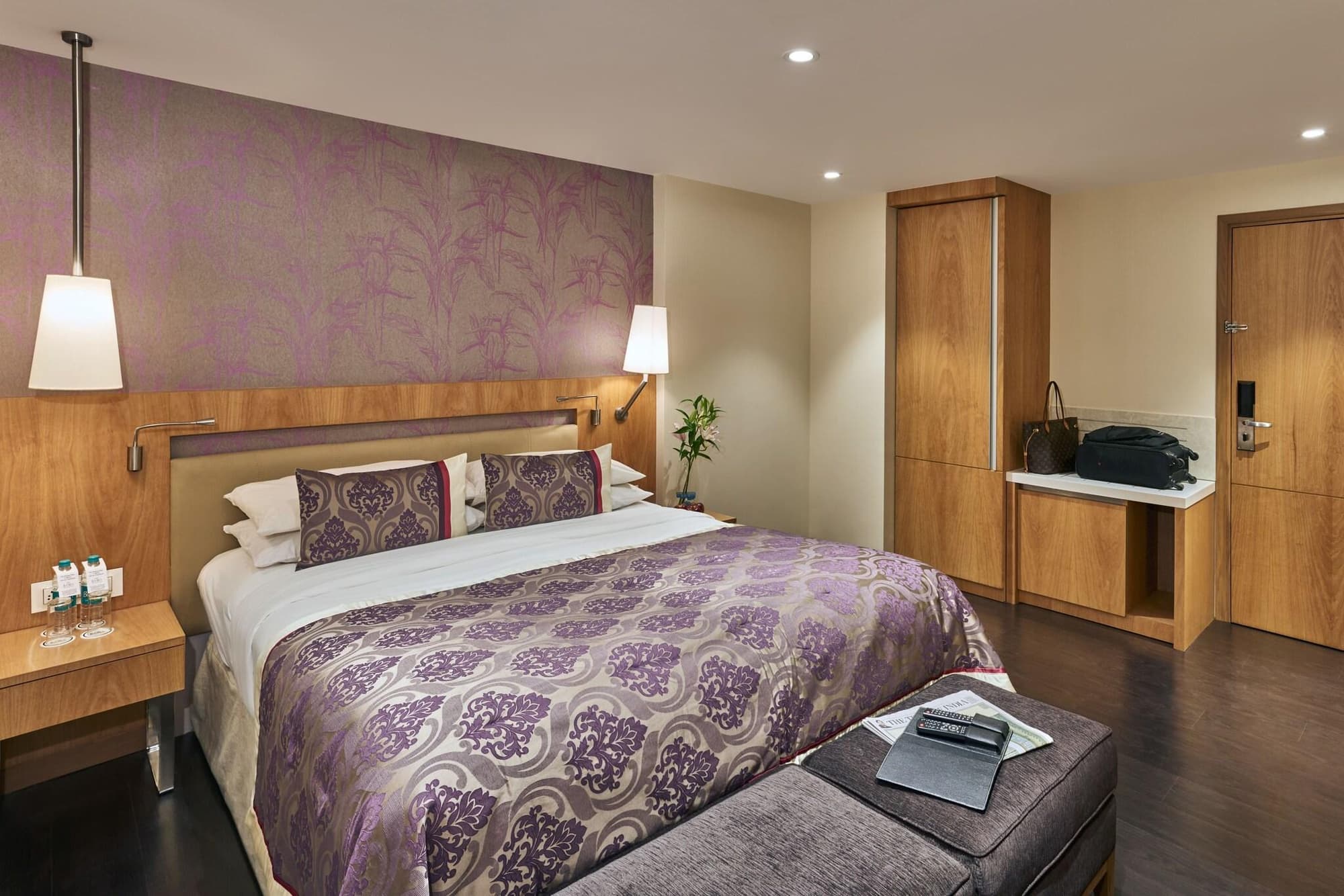 Bawa International, Room