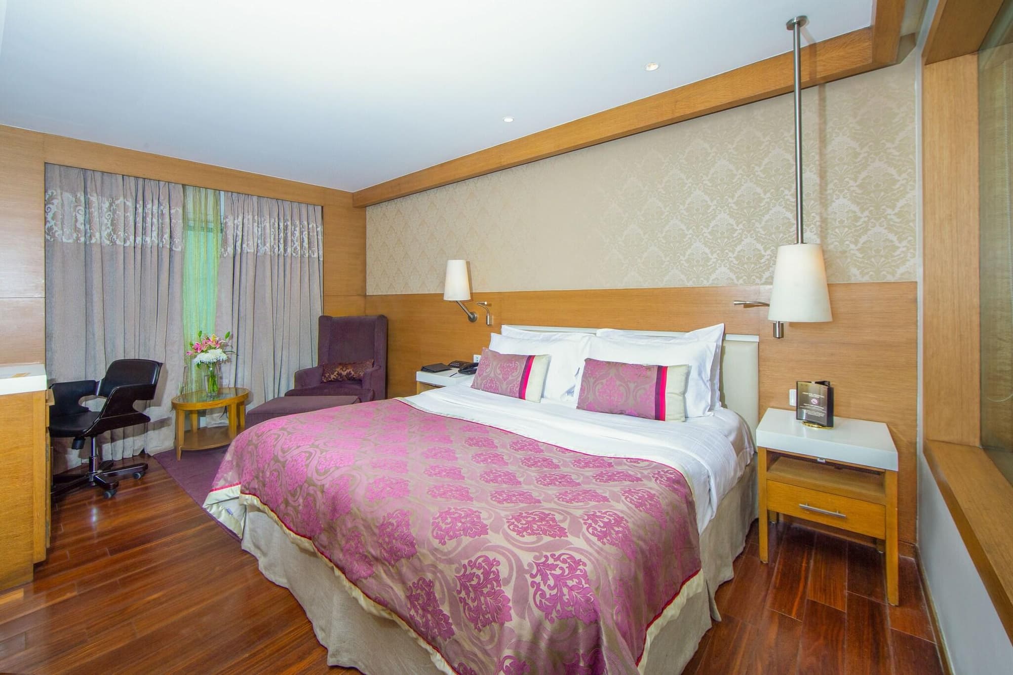 Bawa International, Room