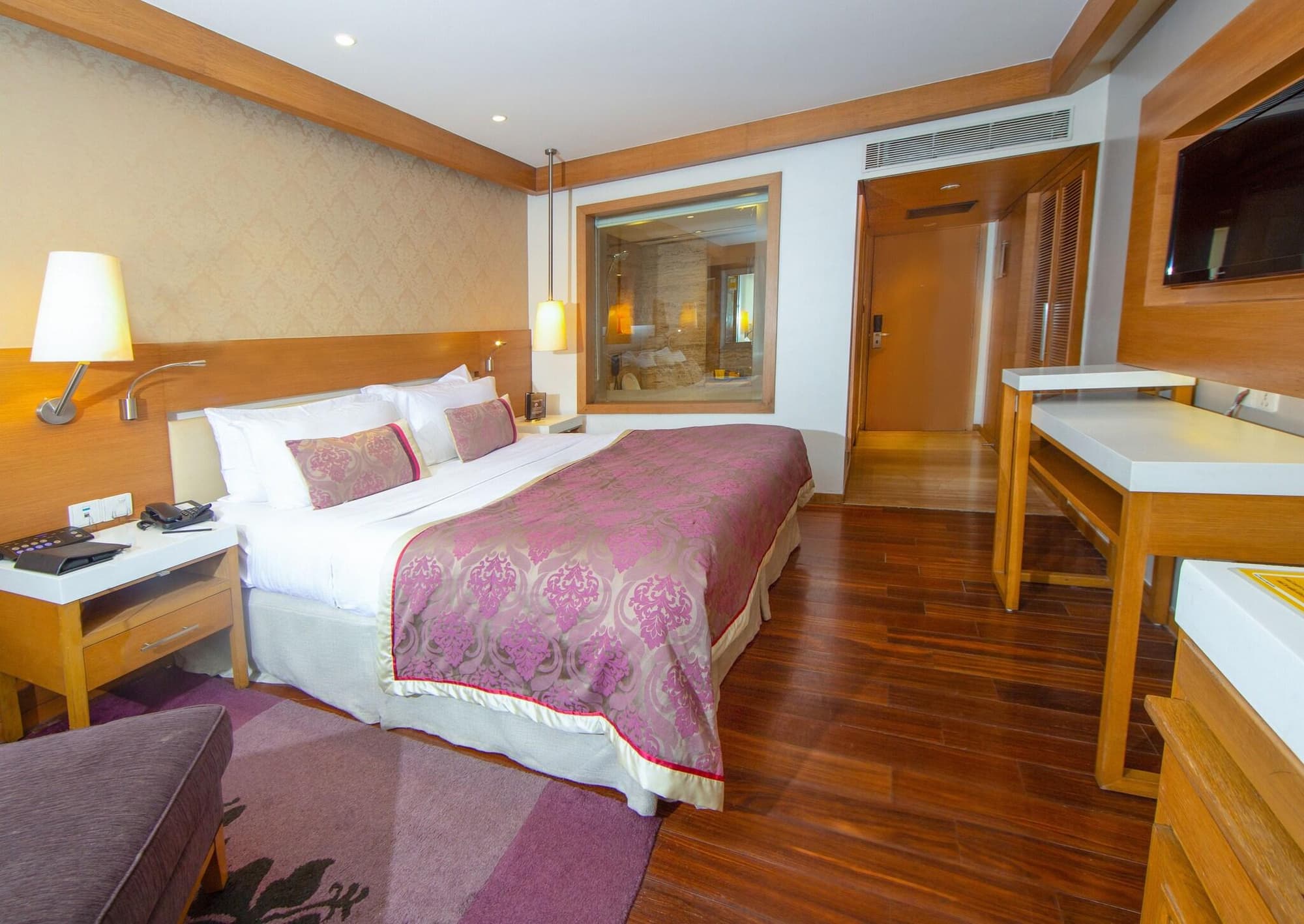 Bawa International, Room